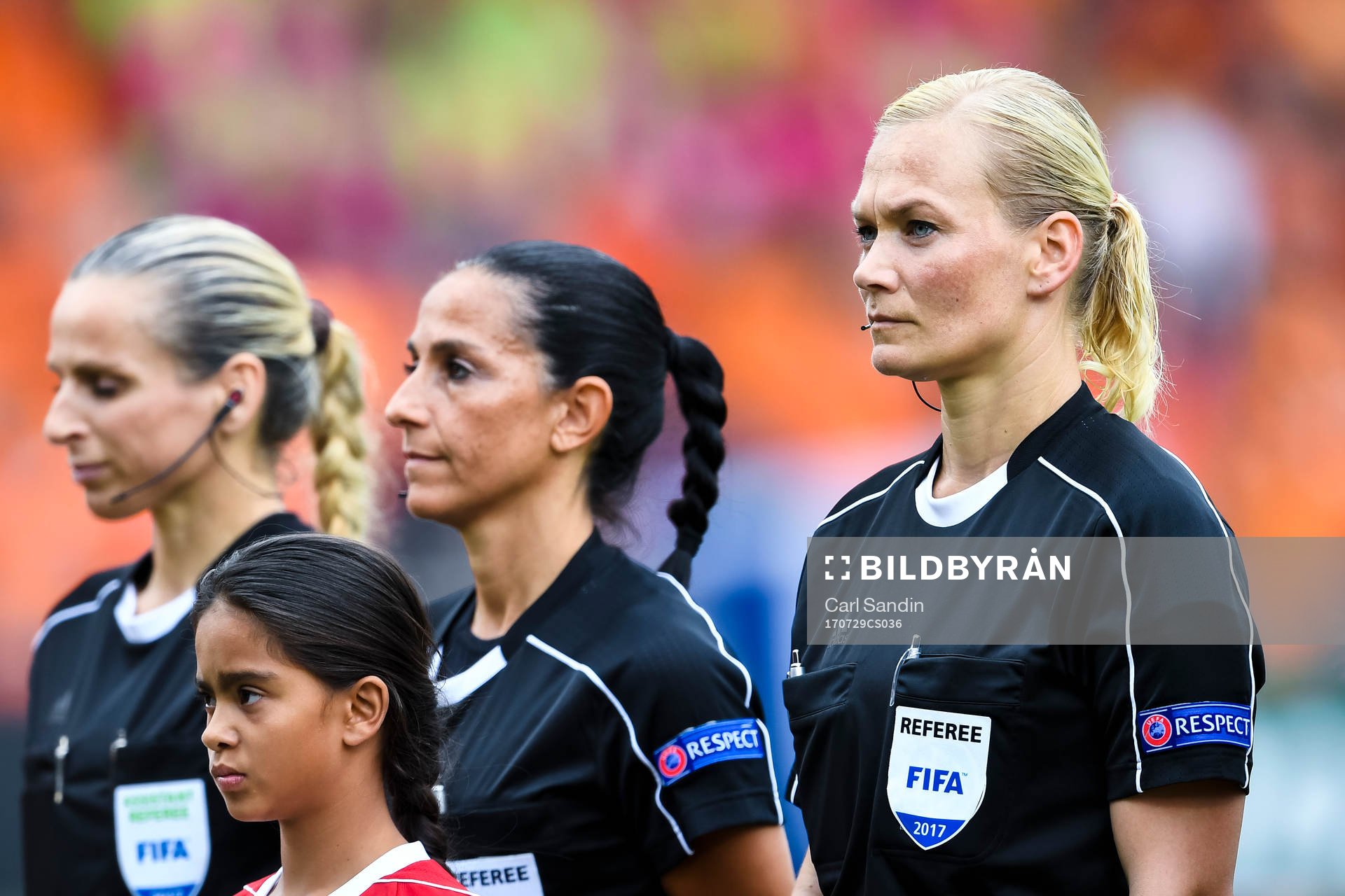 Domare Bibiana Steinhaus före kvartsfinalen mellan Holland