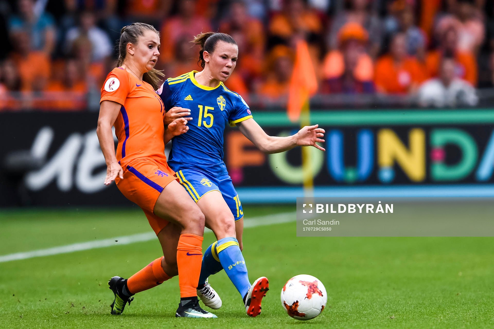 Hollands Lieke Martens och Sveriges Jessica Samuelsson i
