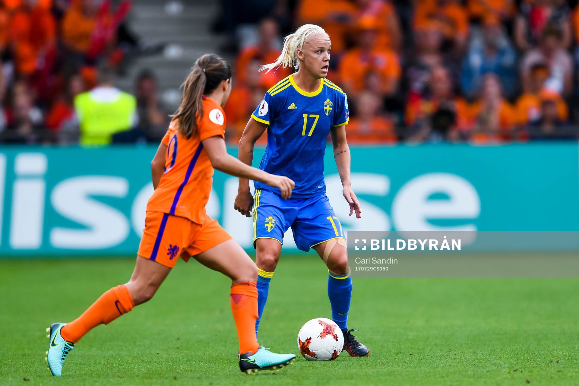 Sveriges Caroline Seger  i kvartsfinalen mellan Holland och