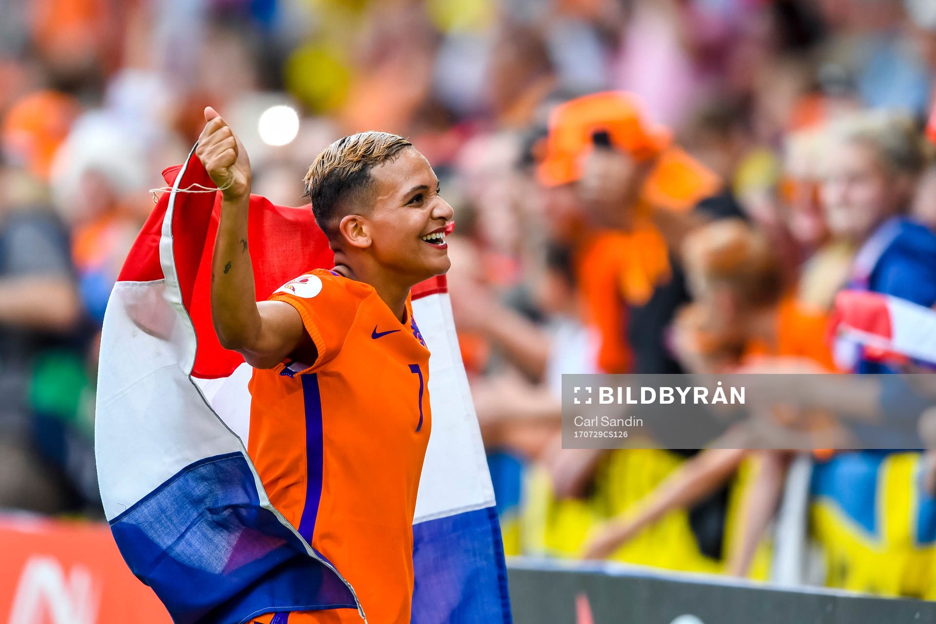 Hollands Shanice van de Sanden jublar