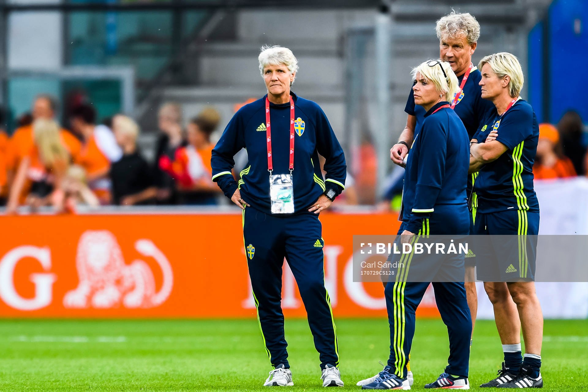 Sveriges förbundskapten Pia Sundhage och assisterande