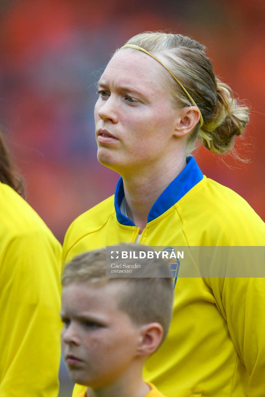 Sveriges målvakt Hedvig Lindahl vid lineup innan