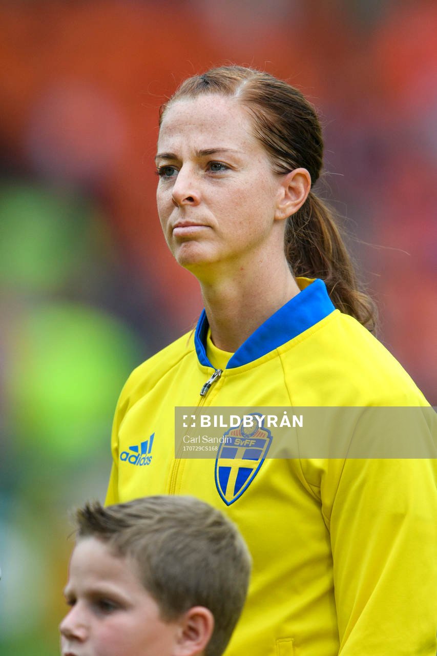 Sveriges Lotta Schelin vid lineup innan kvartsfinalen