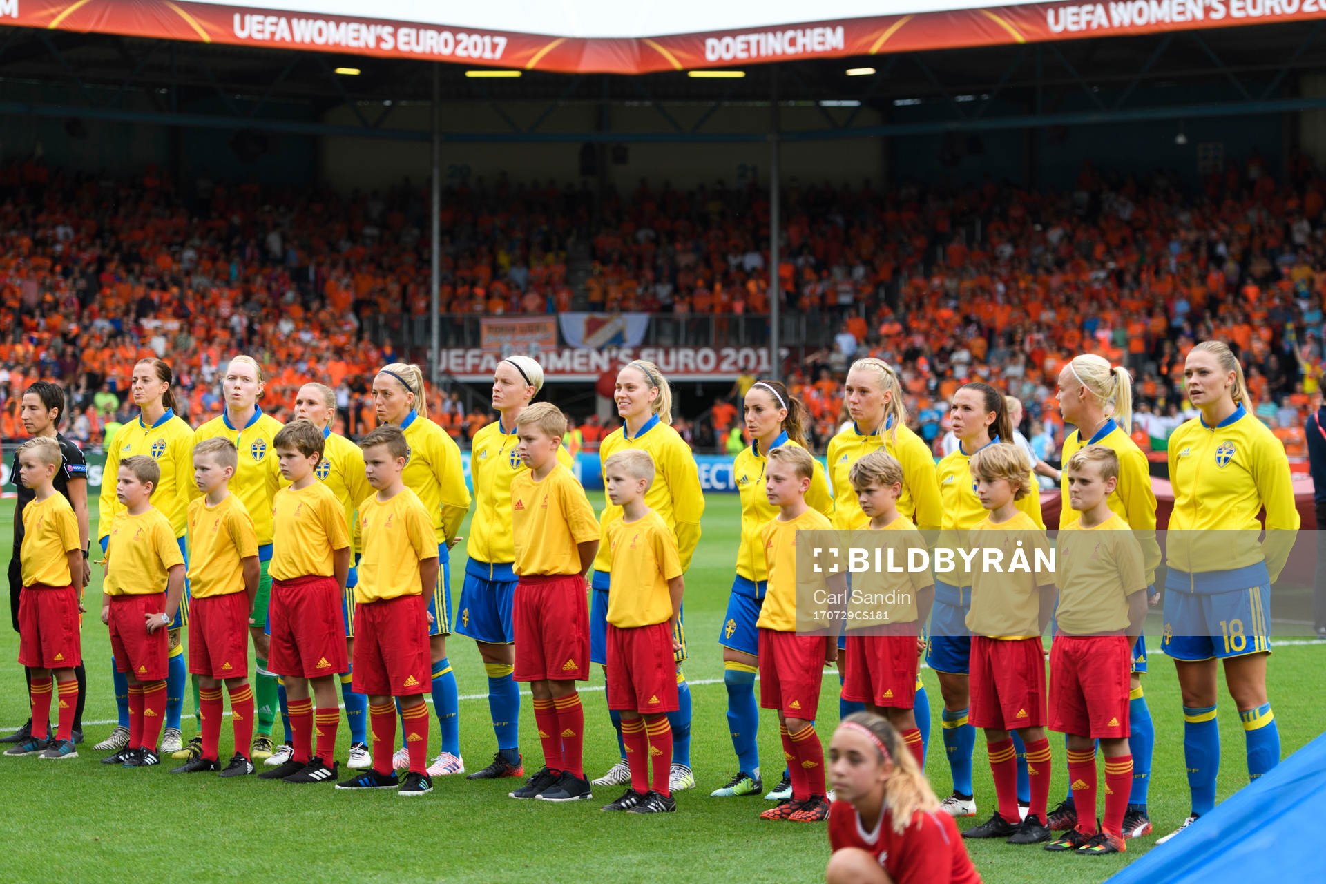 Sveriges Lotta Schelin, målvakt Hedvig Lindahl, Jonna