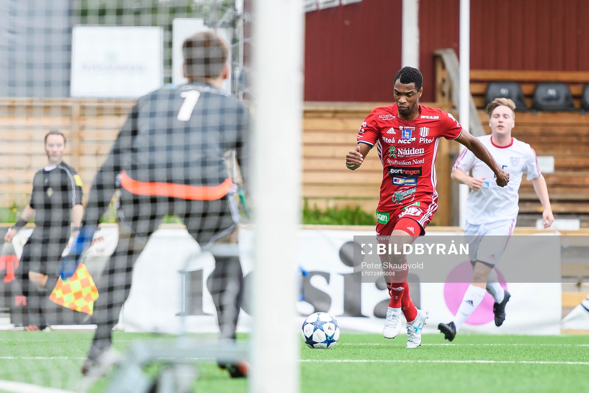 Piteås Kraig Rochester med bollen