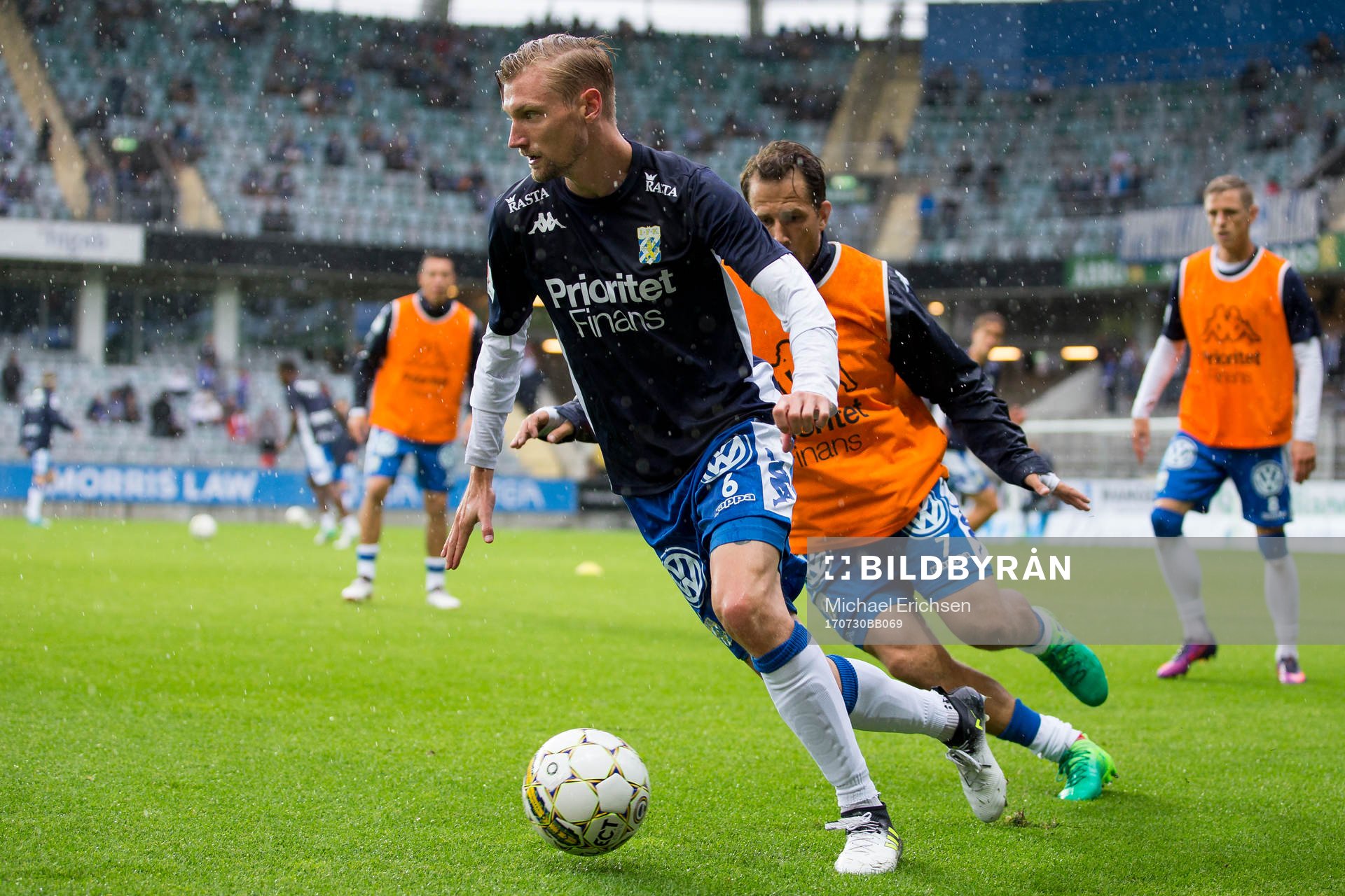 IFK Göteborgs Sebastian Eriksson före Tobias Hysen