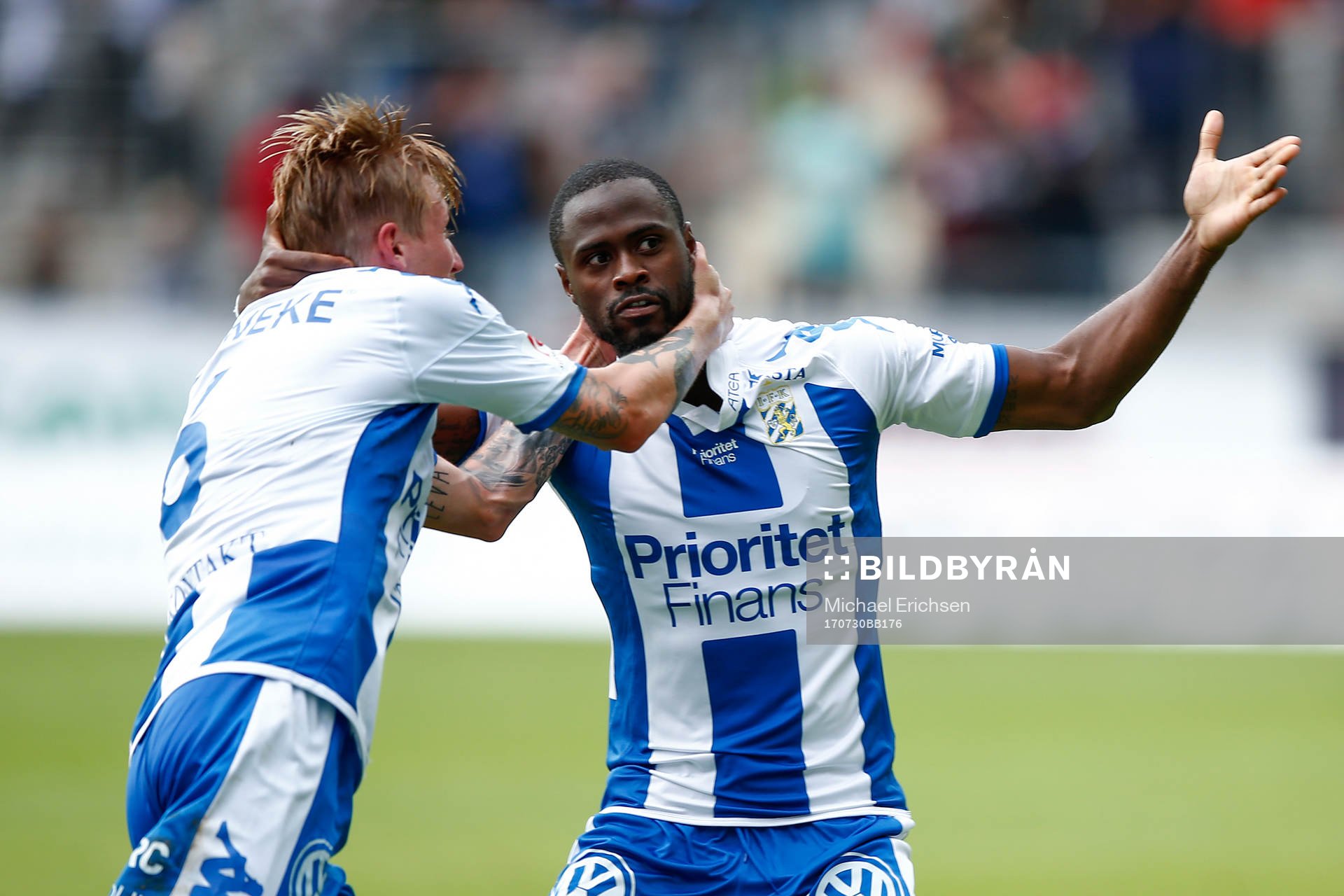 IFK Göteborgs Sebastian Eriksson jublar med Vajebah Sakor