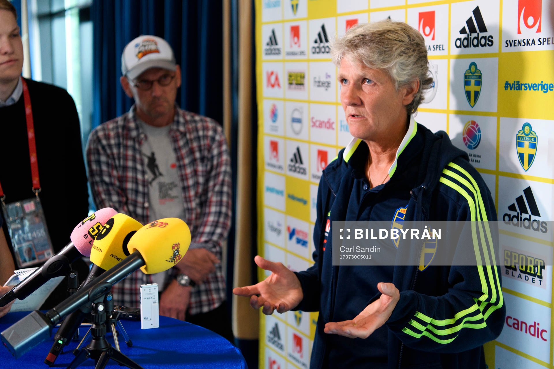 Förbundskapten Pia Sundhage blir intervjuad på en pressträff med det svenska landslaget under dag 15 av fotbolls-EM den 30 juli 2017 i Arnhem.
