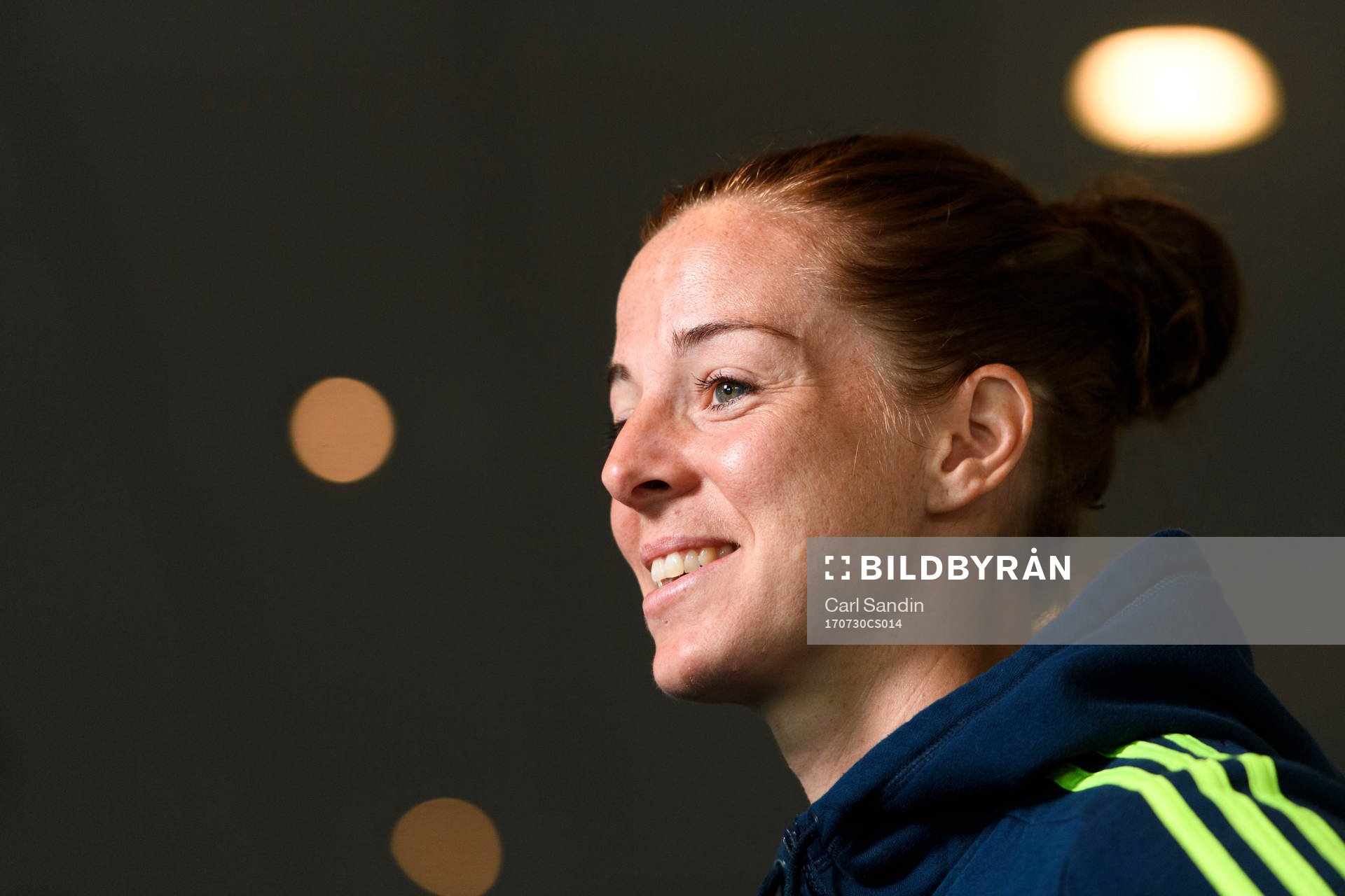 Lotta Schelin blir intervjuad på en pressträff med det svenska landslaget under dag 15 av fotbolls-EM den 30 juli 2017 i Arnhem.