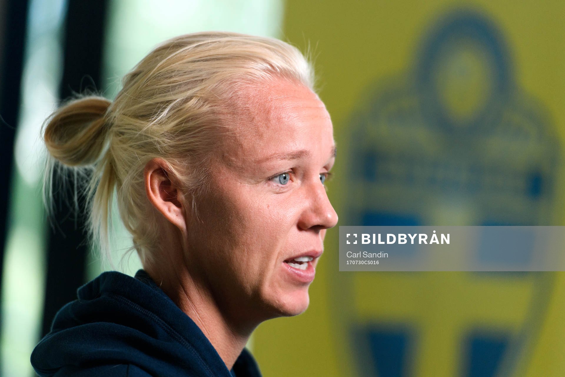 Caroline Seger blir intervjuad på en pressträff med det svenska landslaget under dag 15 av fotbolls-EM den 30 juli 2017 i Arnhem.