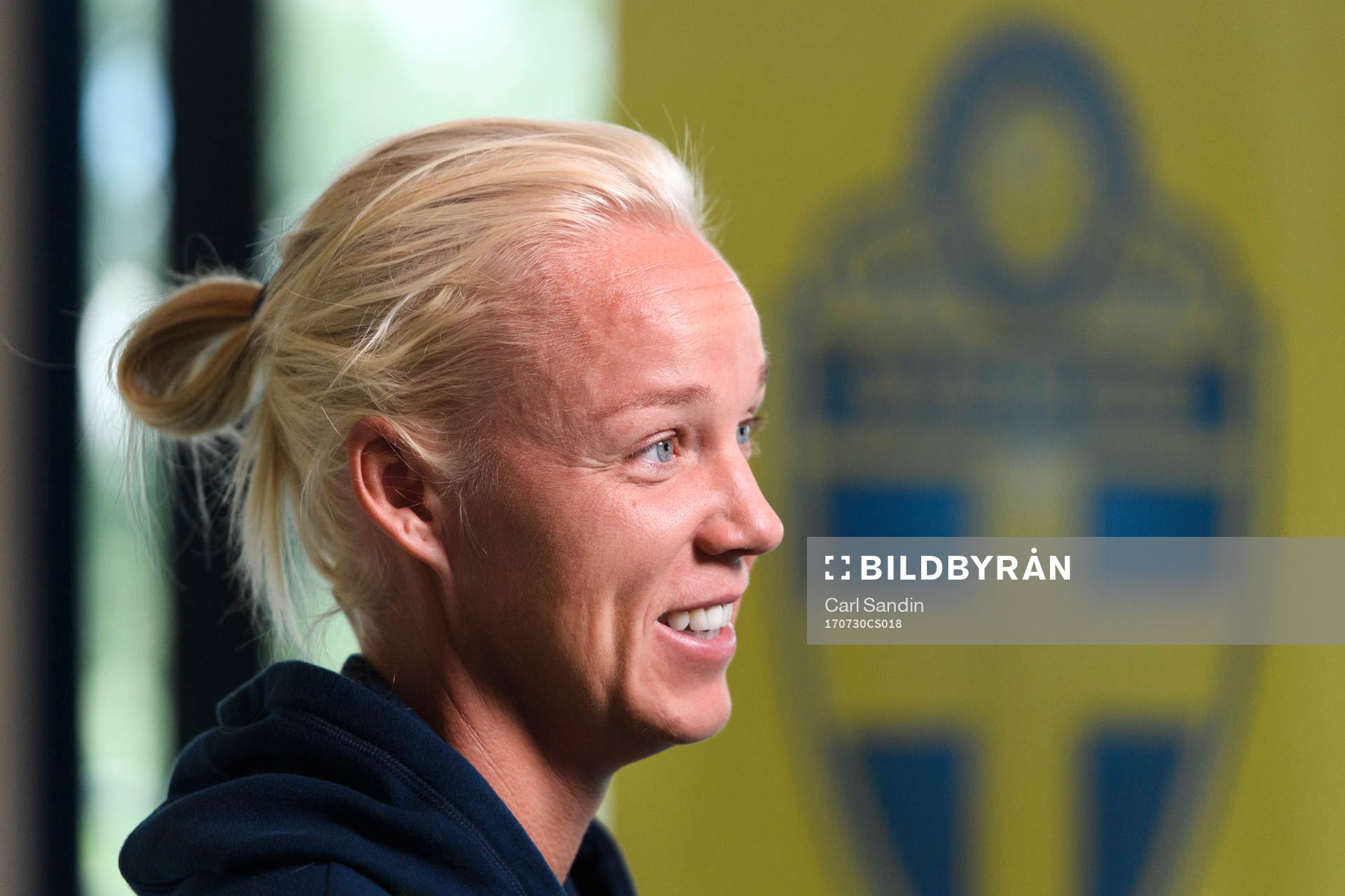 Caroline Seger blir intervjuad på en pressträff med det svenska landslaget under dag 15 av fotbolls-EM den 30 juli 2017 i Arnhem.