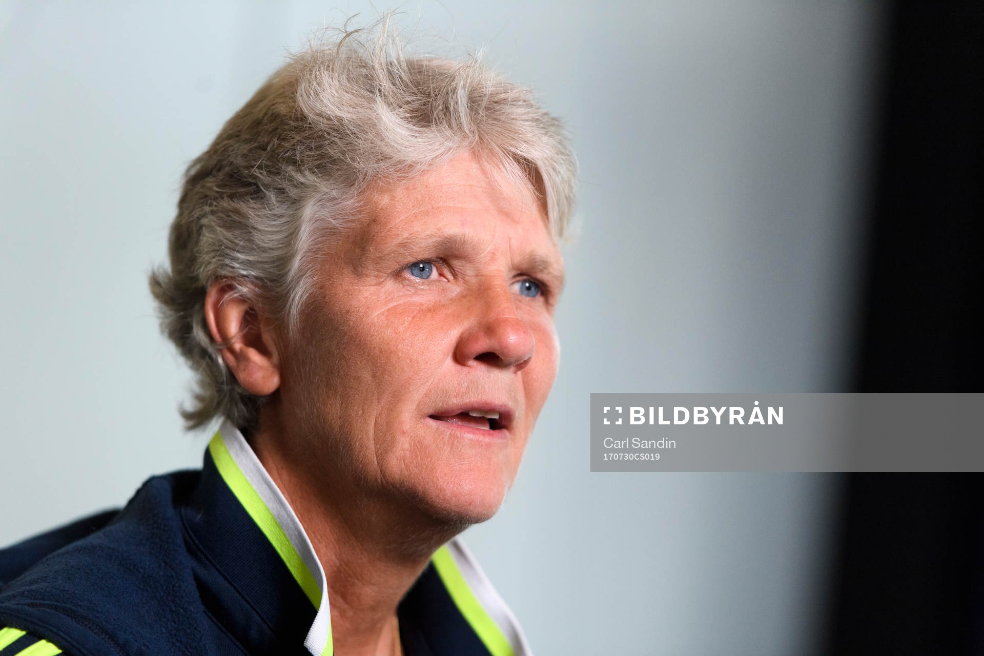 Förbundskapten Pia Sundhage blir intervjuad på en