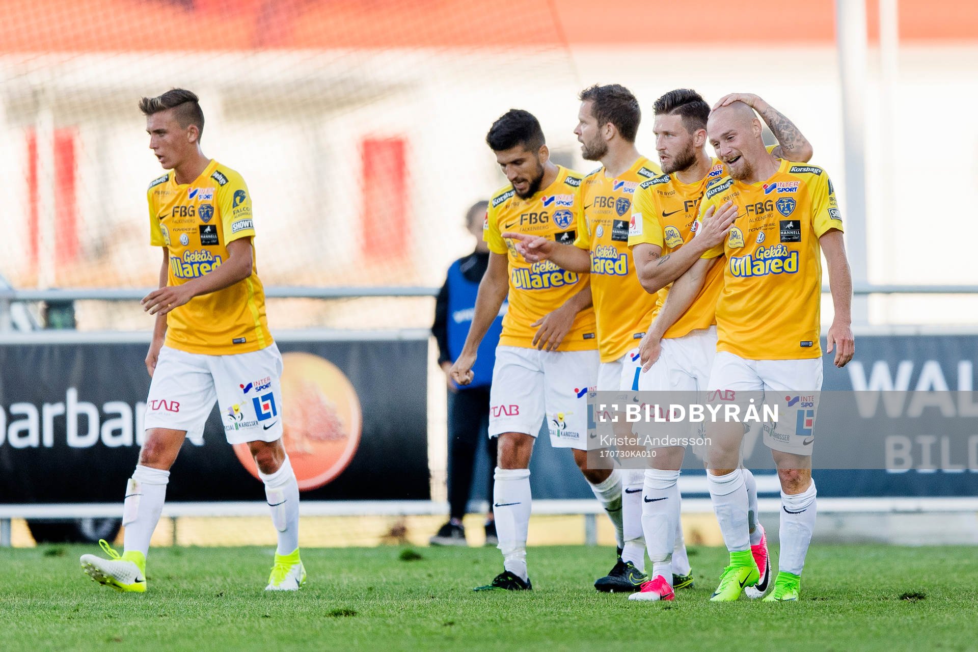 Falkenbergs spelare jublar