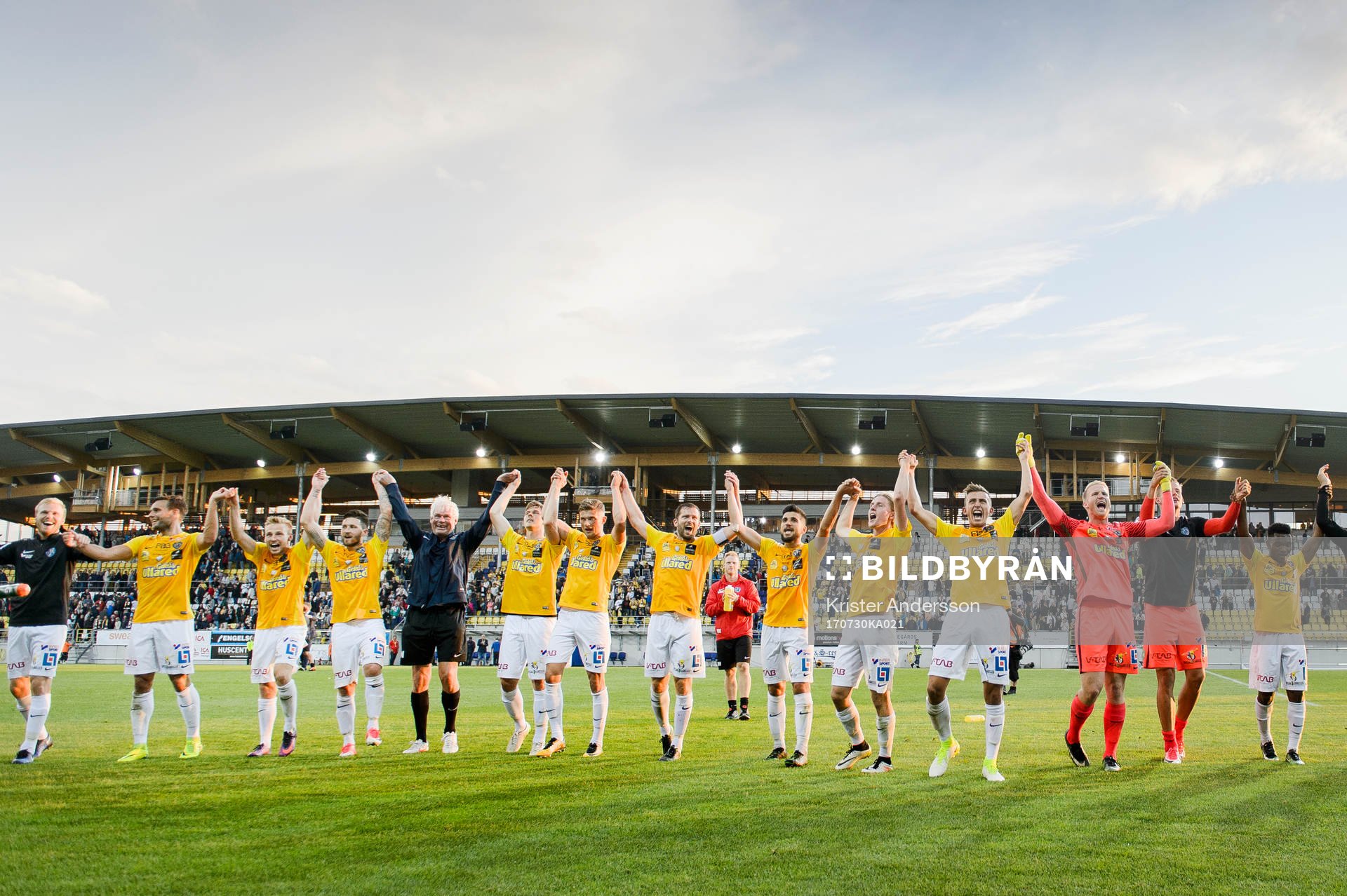 Falkenbergs spelare jublar