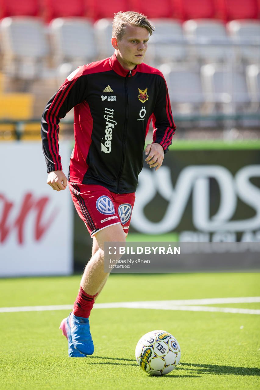 Östersunds Tim Björkström värmer upp