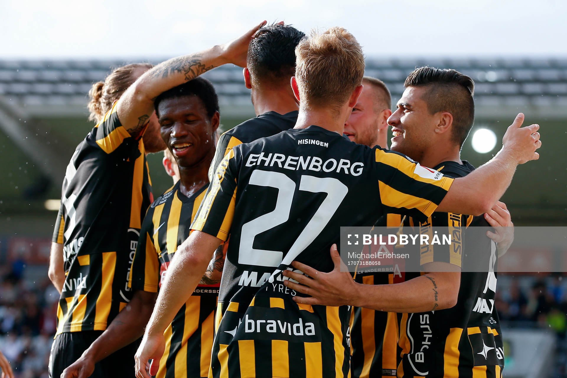 Häckens Ahmed Yasin jublar med lagkamrater