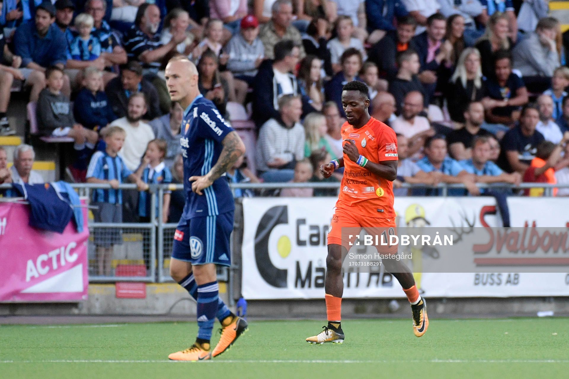 AFC Eskilstunas Mohamed Buya Turay jublar