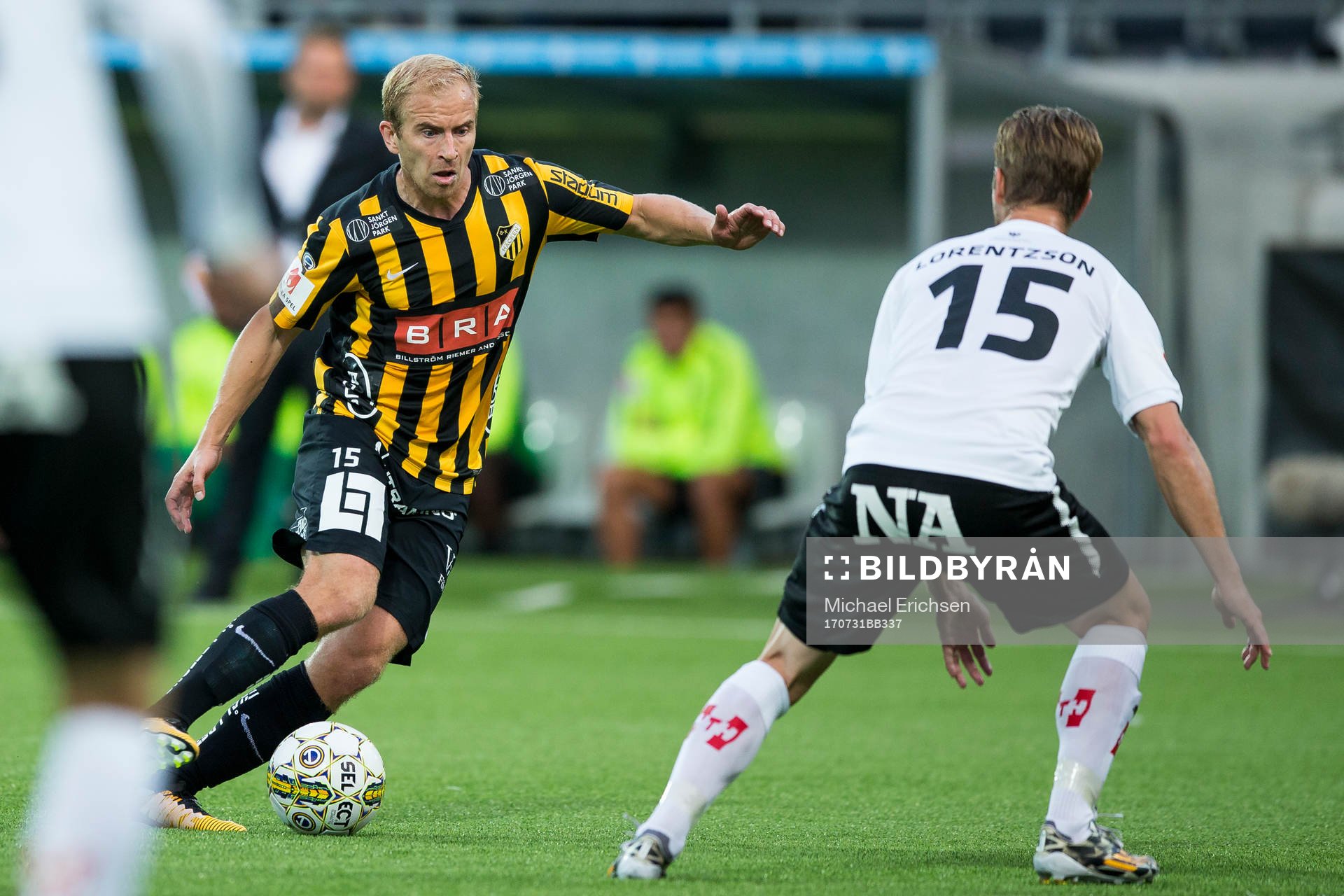 Häckens Kari Arkivuo mot Örebros Martin Lorentzson