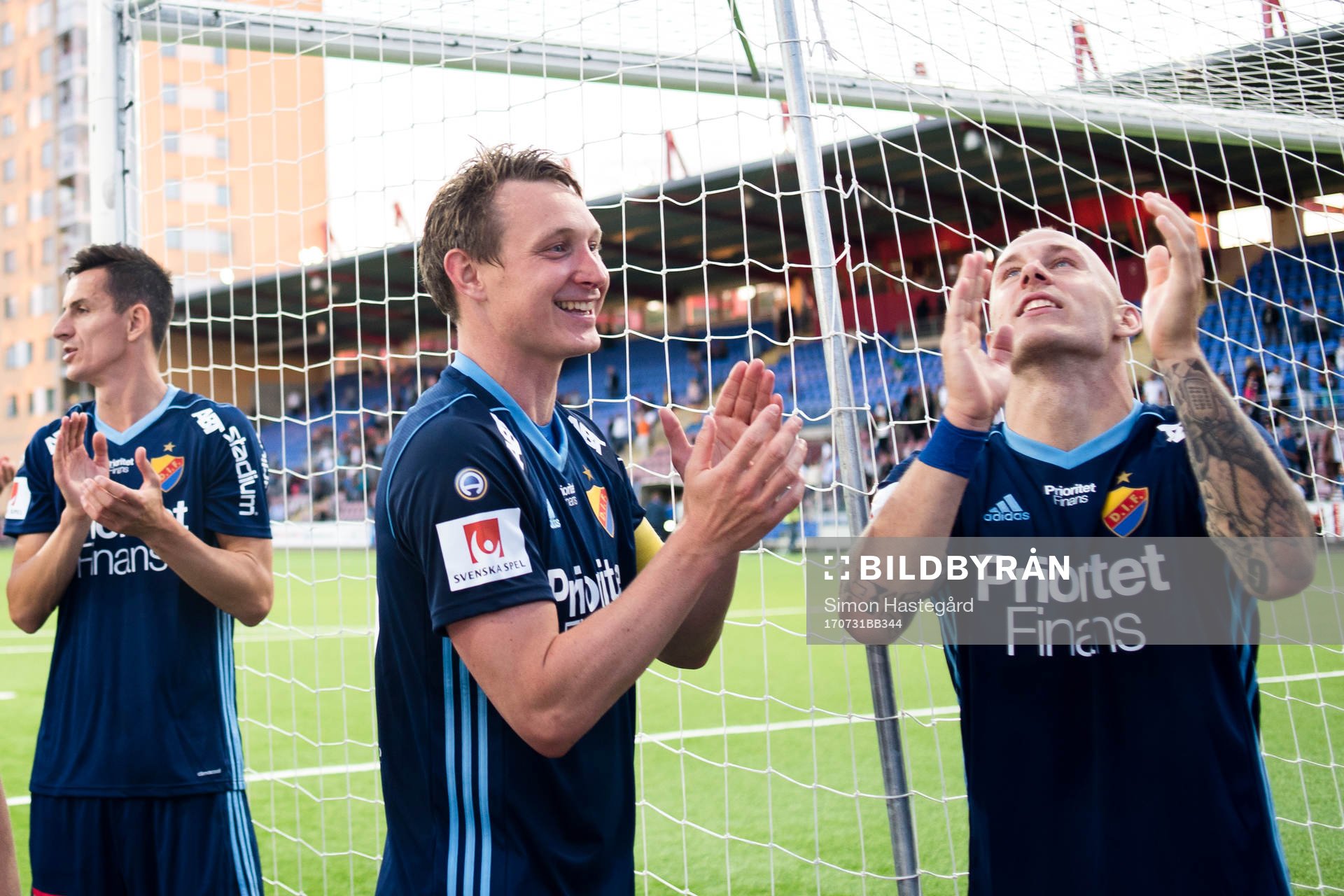 Djurgårdens Haris Radetinac, Kim Källström och Magnus Eriksson tackar publiken efter fotbollsmatchen i Allsvenskan mellan AFC Eskilstuna och Djurgården, den 31 juli 2017 i Eskilstuna.