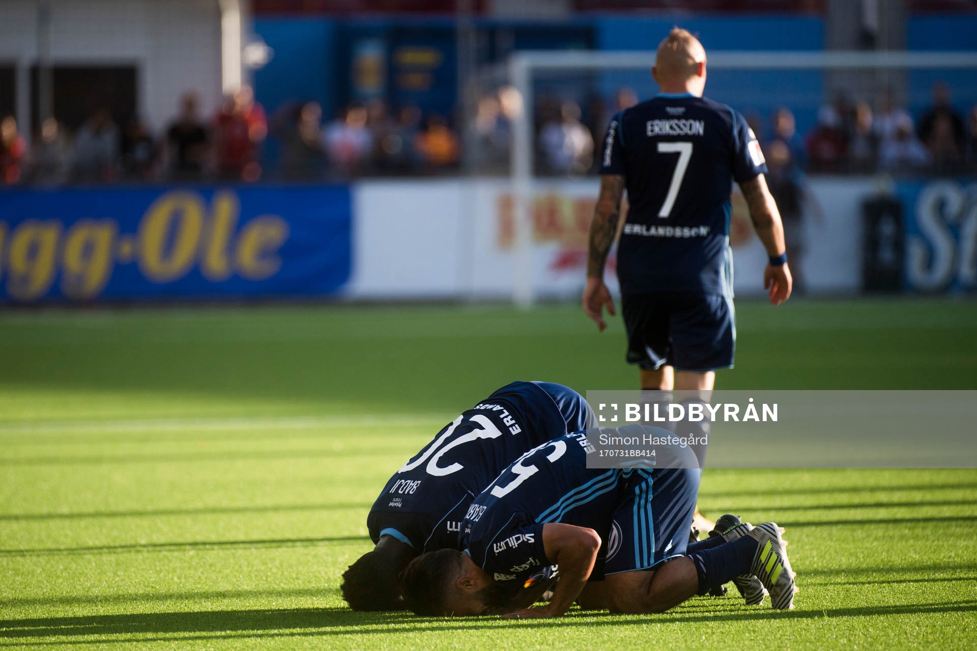 Djurgårdens Aliou Badji och Othman El Kabir jublar