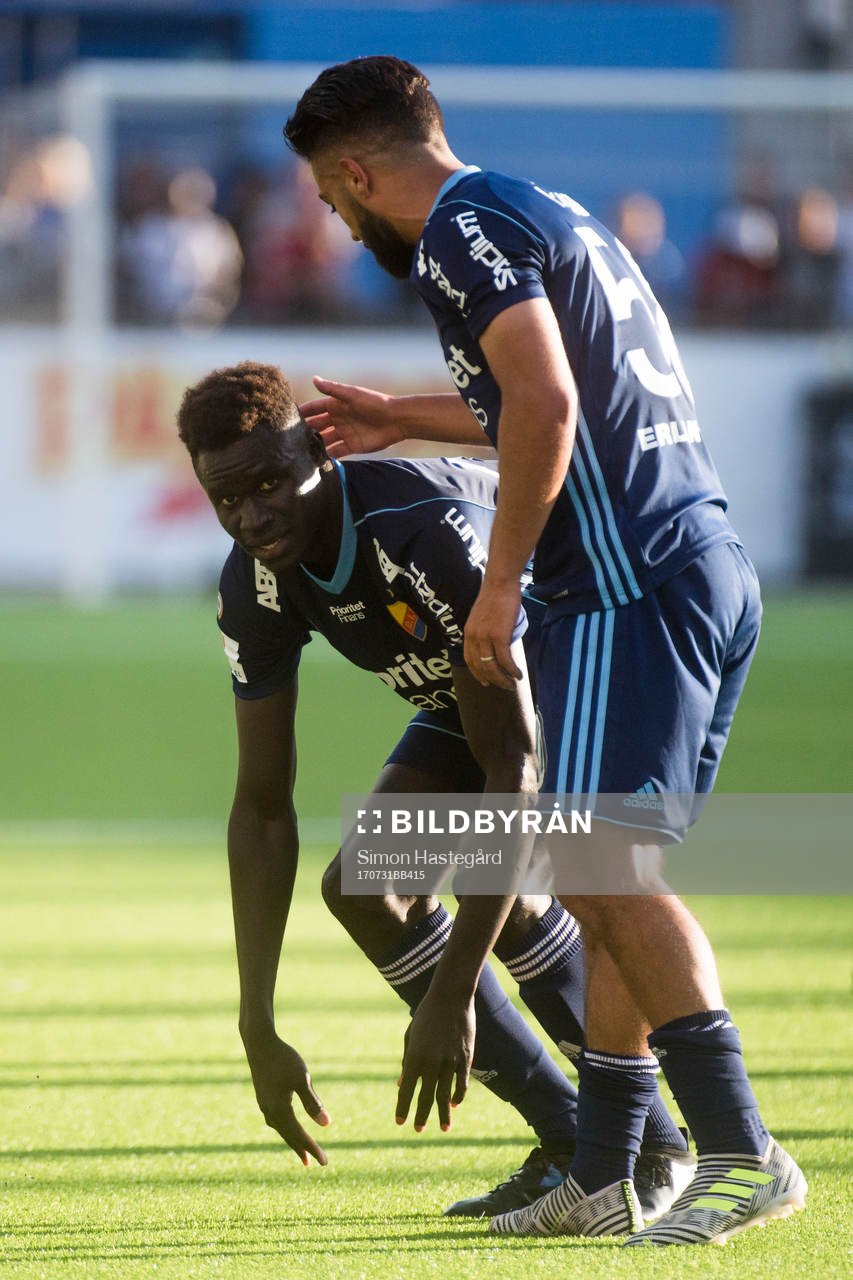 Djurgårdens Aliou Badji och Othman El Kabir jublar