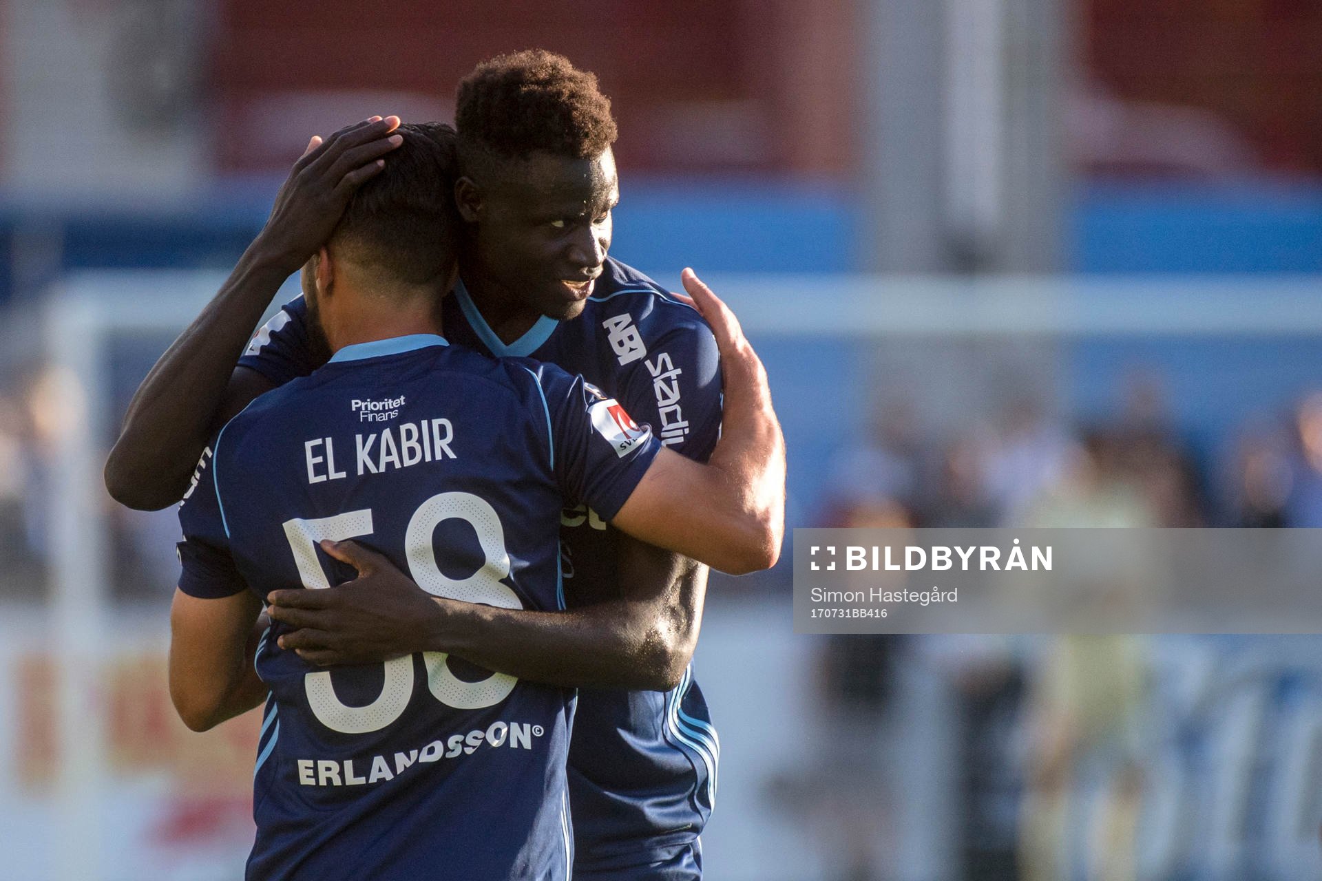Djurgårdens Aliou Badji och Othman El Kabir jublar