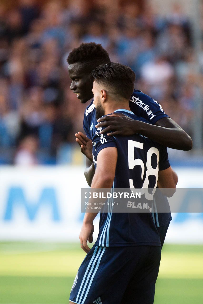 Djurgårdens Aliou Badji och Othman El Kabir jublar