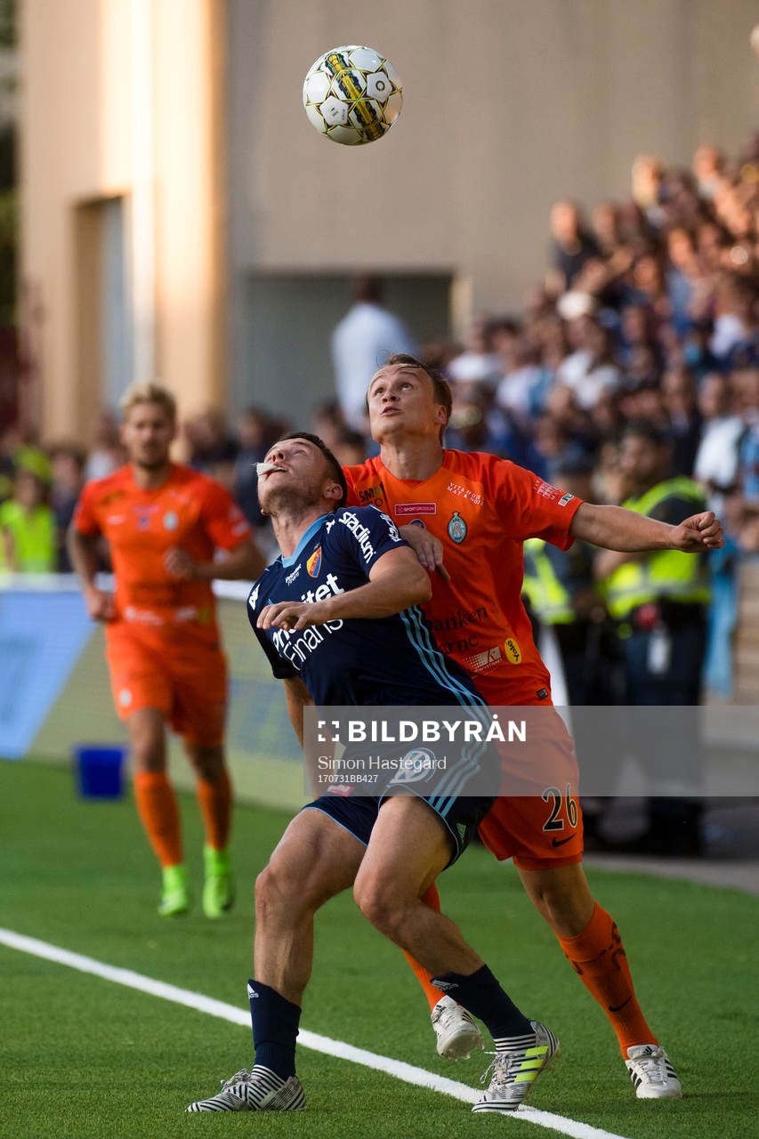 Djurgårdens Kerim Mrabti och AFC Eskilstunas Robert Åstedt