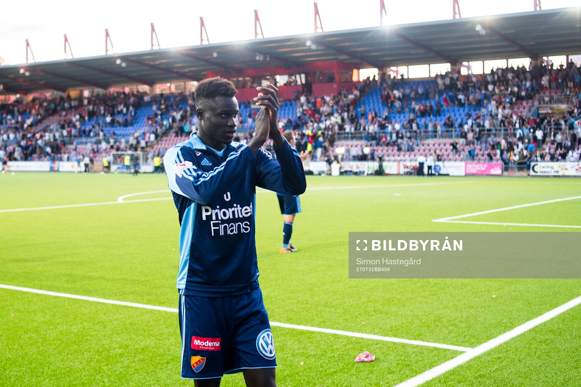 Djurgårdens Aliou Badji tackar publiken