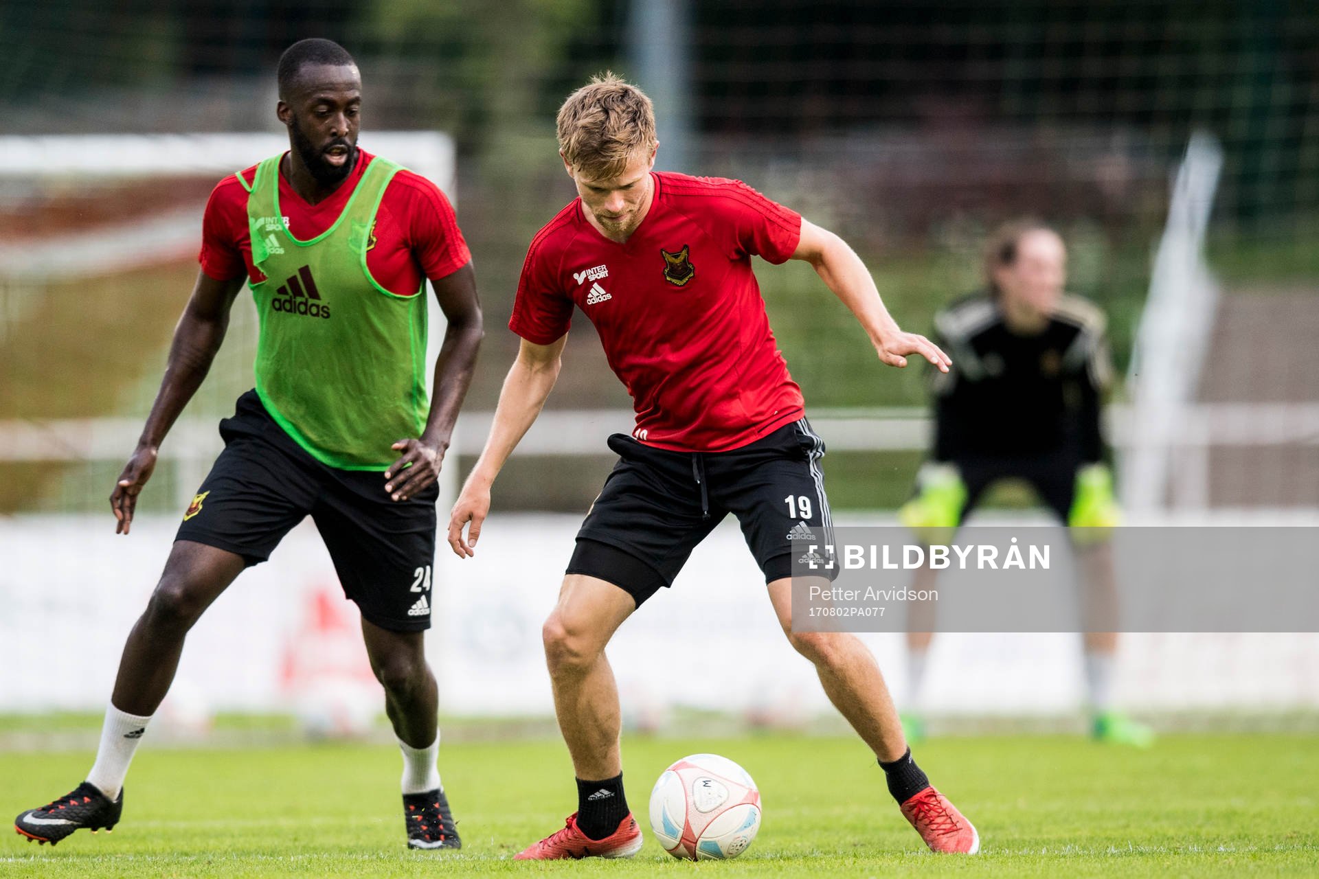 Östersunds Dennis Widgren och Ronald Mukiibi