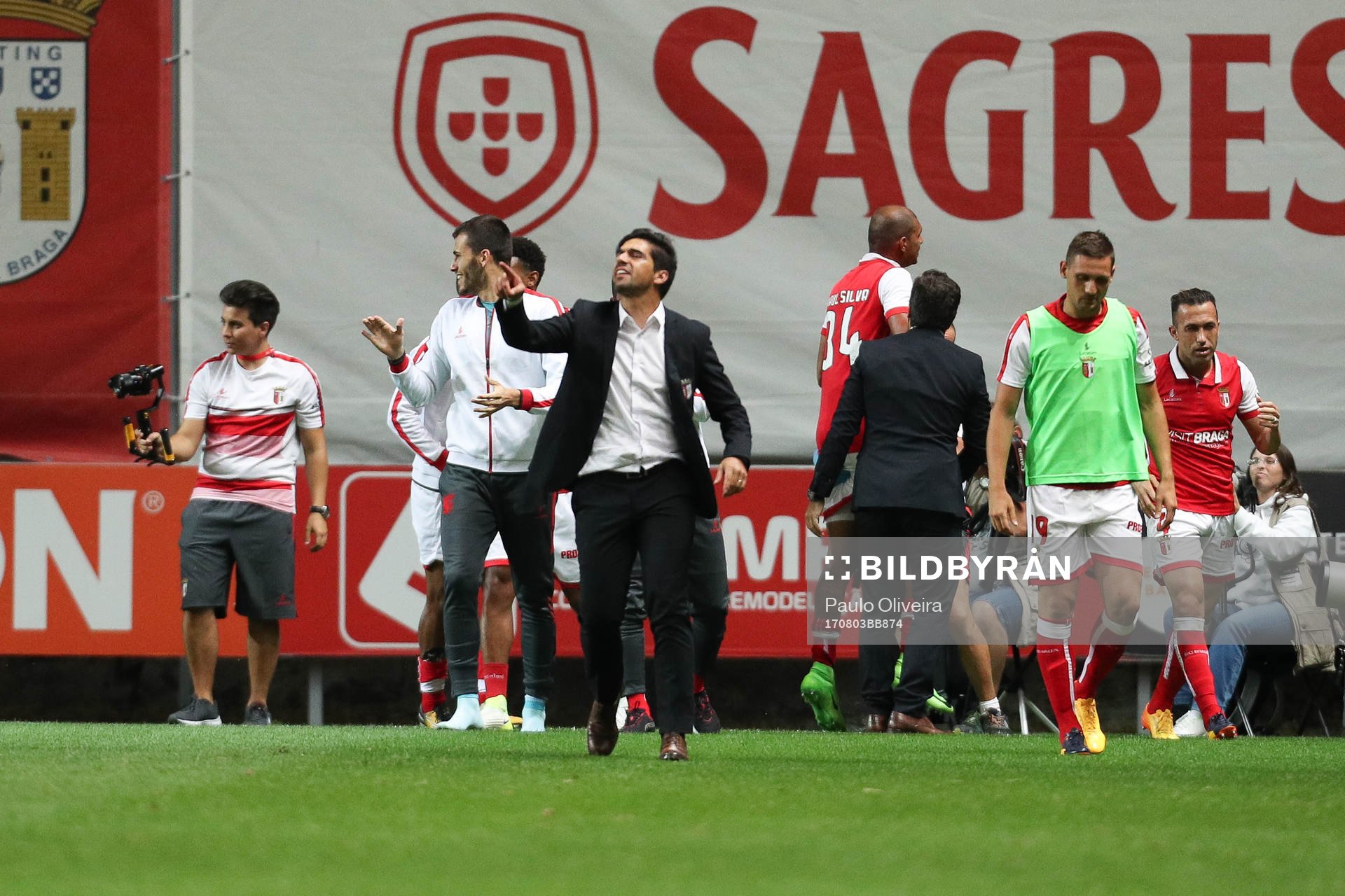 Fotboll, Europa League, kval, SC Braga - AIK: Abel Ferreira coach of SC Braga celebrates after score a goal during the UEFA Europa League qualification 3rd round, 2nd leg, match between SC Braga and AIK at Municipal de Braga Stadium in Braga on August 3, 2017. (
