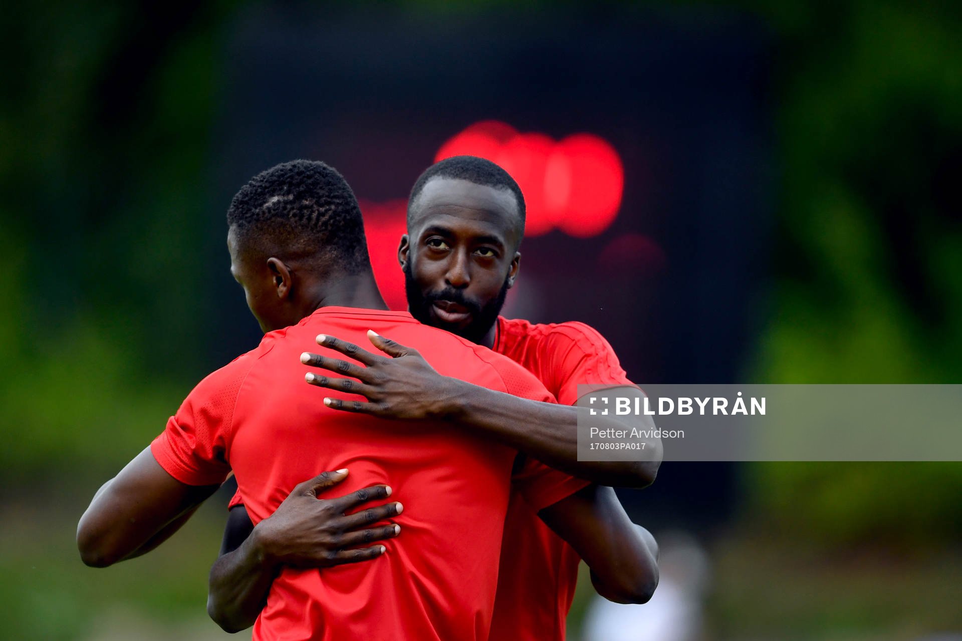 Östersunds Ronald Mukiibi värmer upp