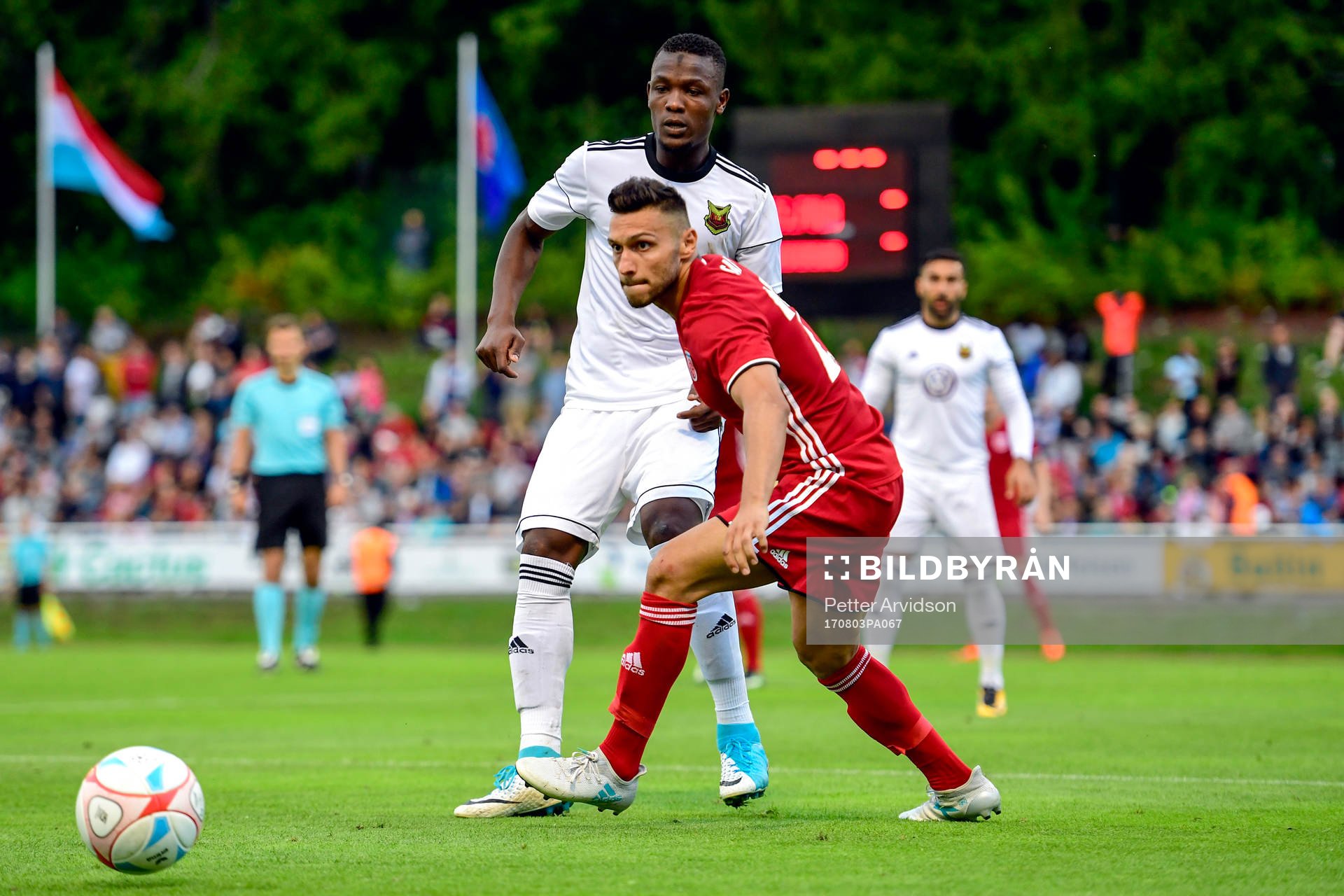 Östersunds Salisu Abdullahi Gero och FC Fola Esch Enis