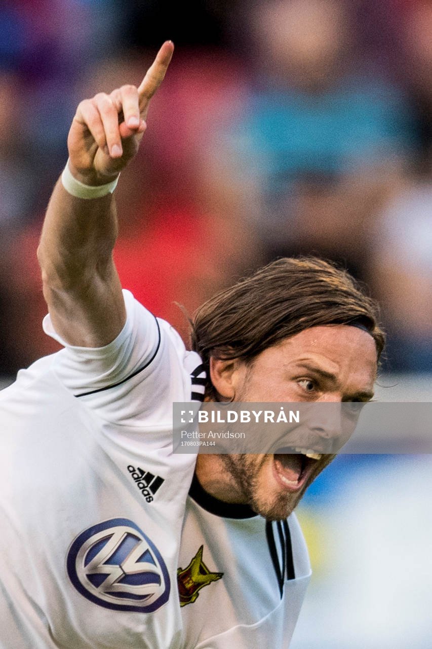 Östersunds Tom Pettersson jublar