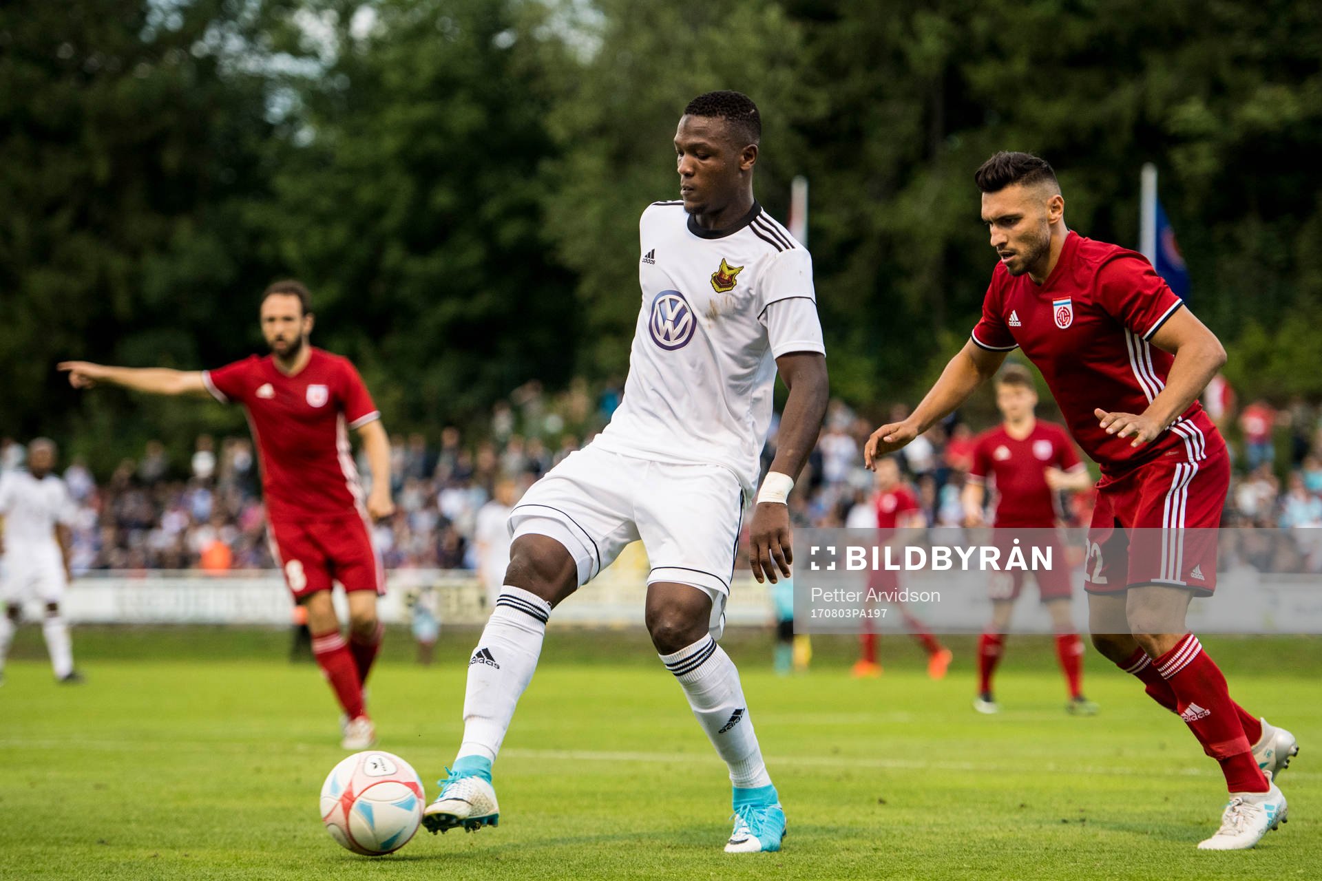Östersunds Salisu Abdullahi Gero och Fola Esch Enis Saiti