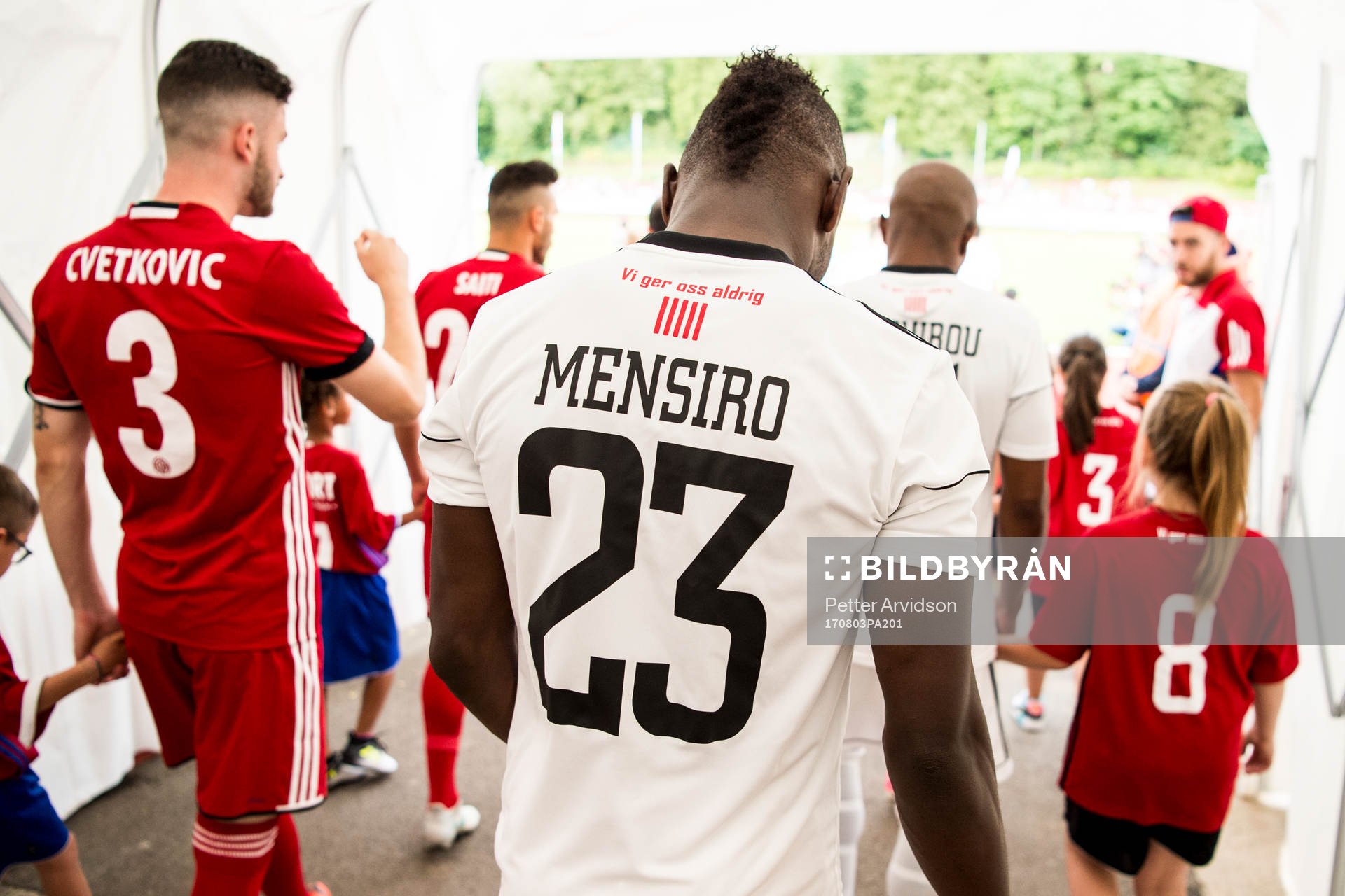Östersunds Samuel Mensiro i spelargången redo att gör