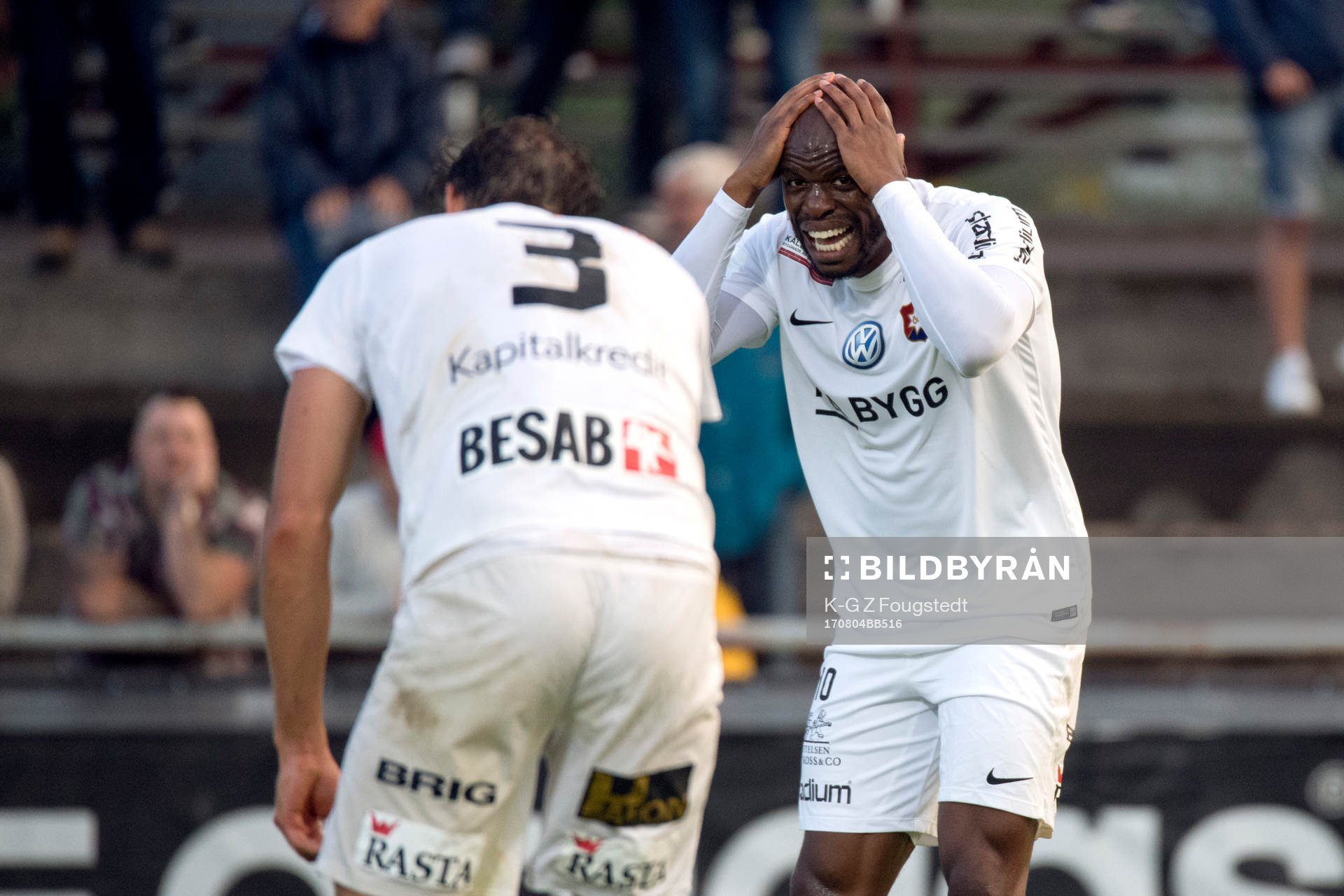 Örgrytes Hakeem Araba och Johan Elmander deppar