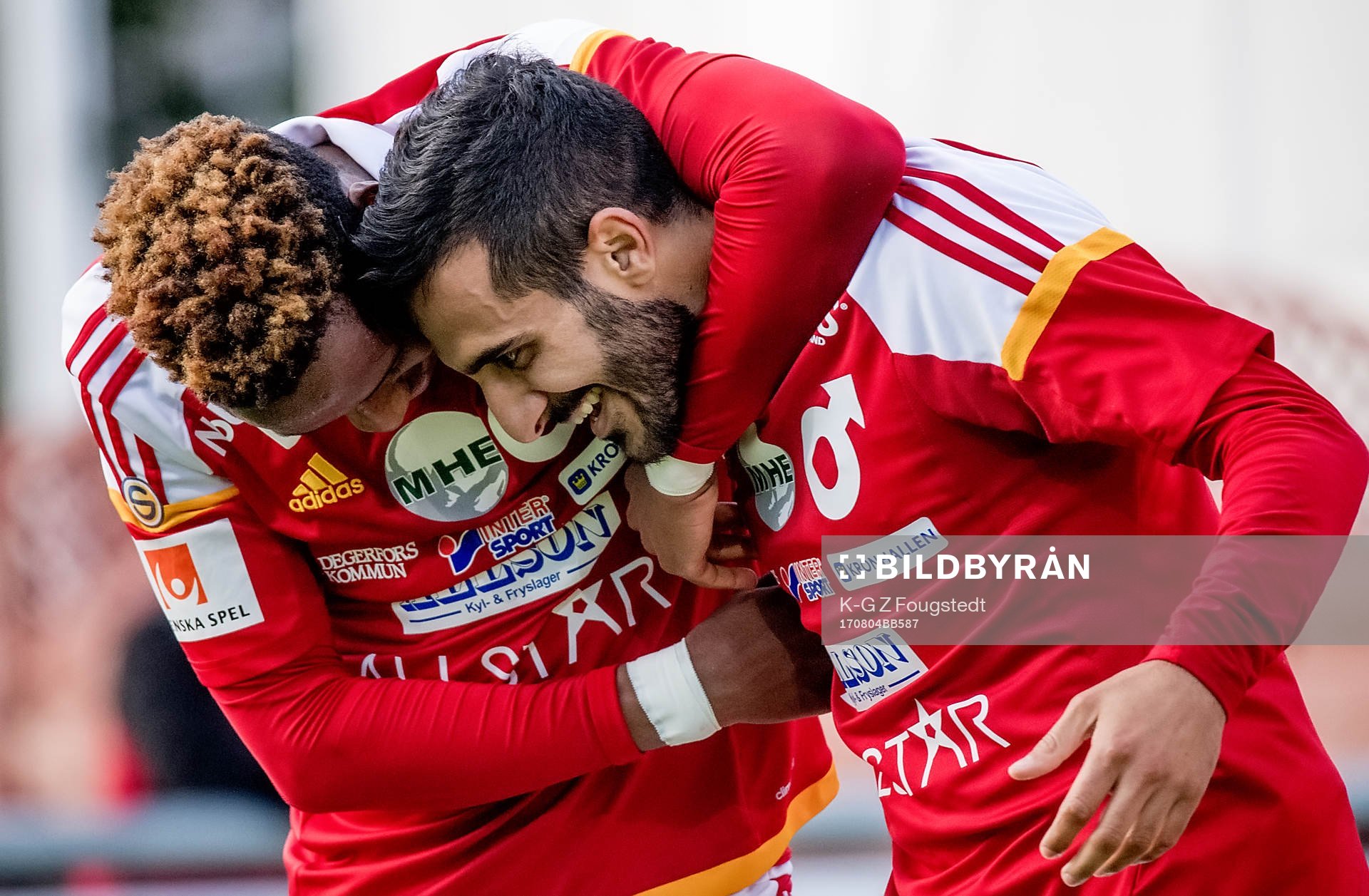 Degerfors Sargon Abraham grattas av Mihlali Mayambela