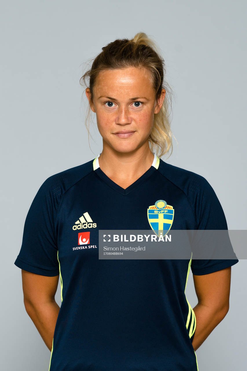 Lina Nyberg, Sjukgymnast i P15/02-landslaget