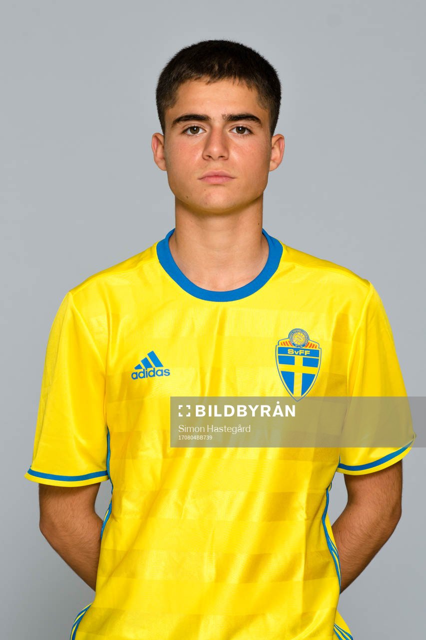 Kourosh Farrokhzadeh Kadijani i P15/02-landslaget poserar för porträtt den 4 augusti 2017 i Stockholm.