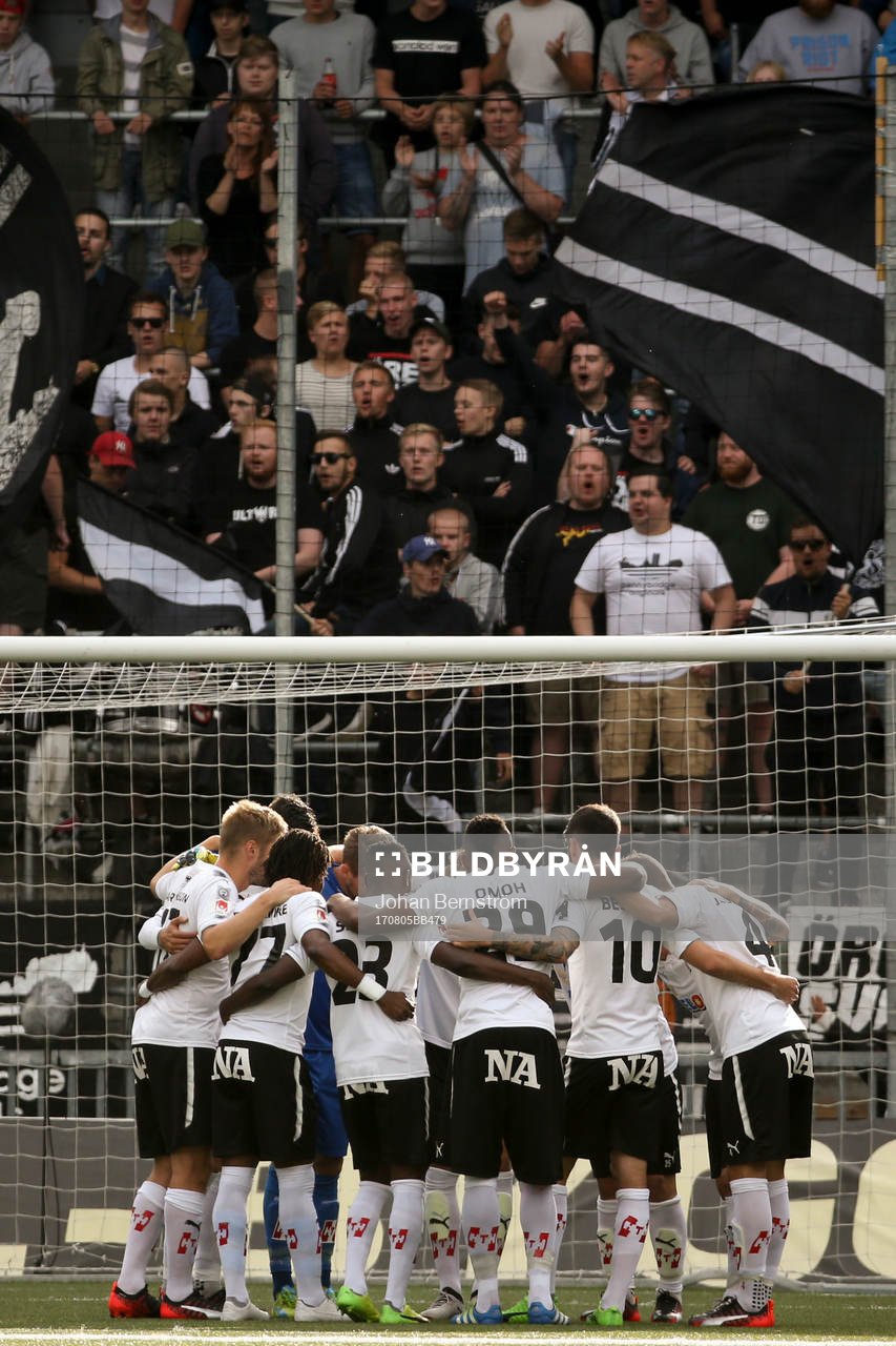 Örebros spelare samlas