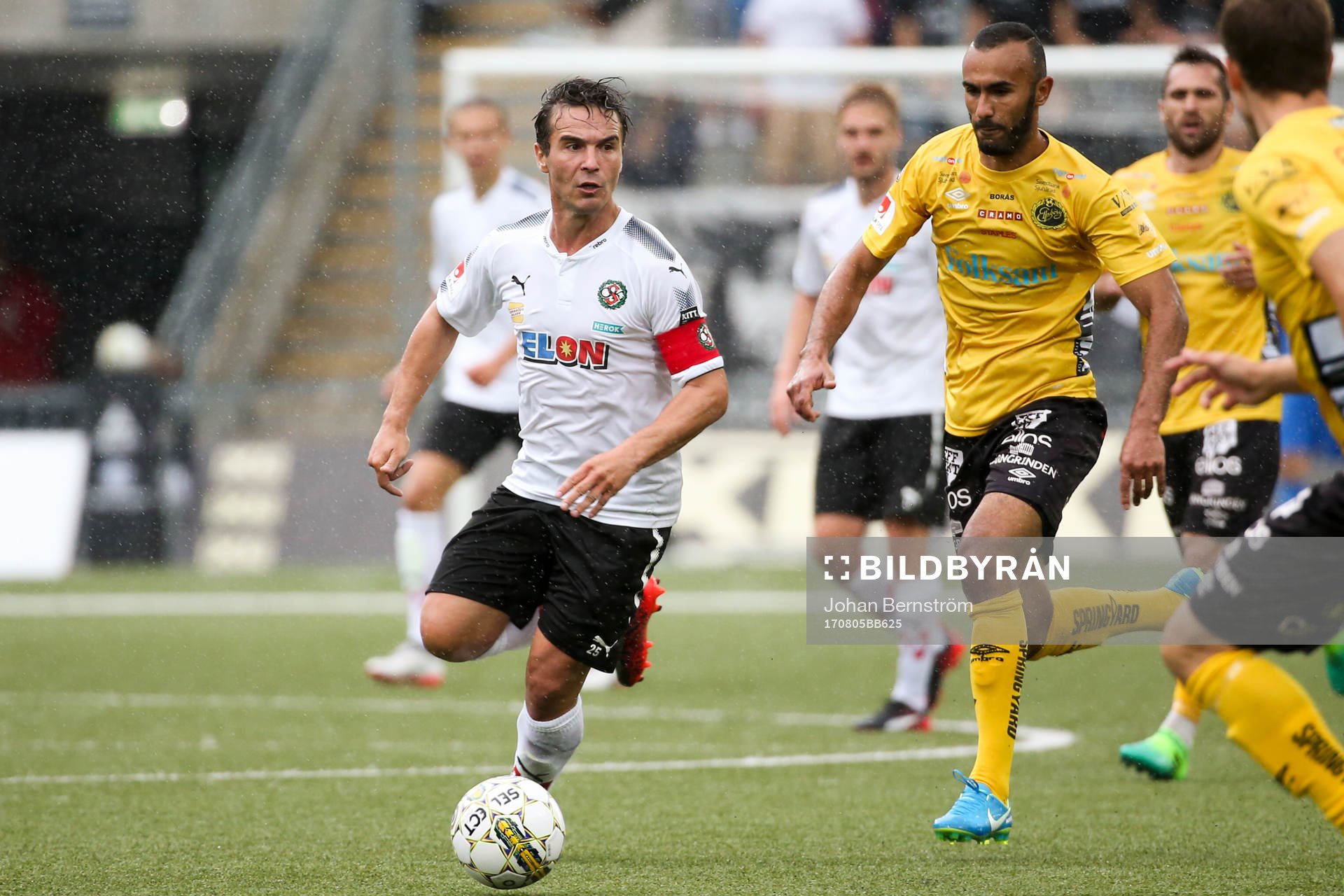 Örebros Nordin Gerzic och Elfsborgs Issam Jebali