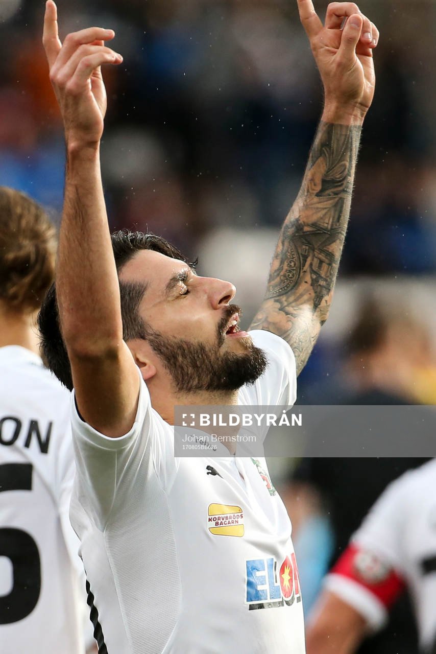 Örebros Nahir Besara jublar efter sitt 2-0 mål under fotbollsmatchen i Allsvenskan mellan Örebro och Elfsborg den 5 augusti 2017 i Örebro.