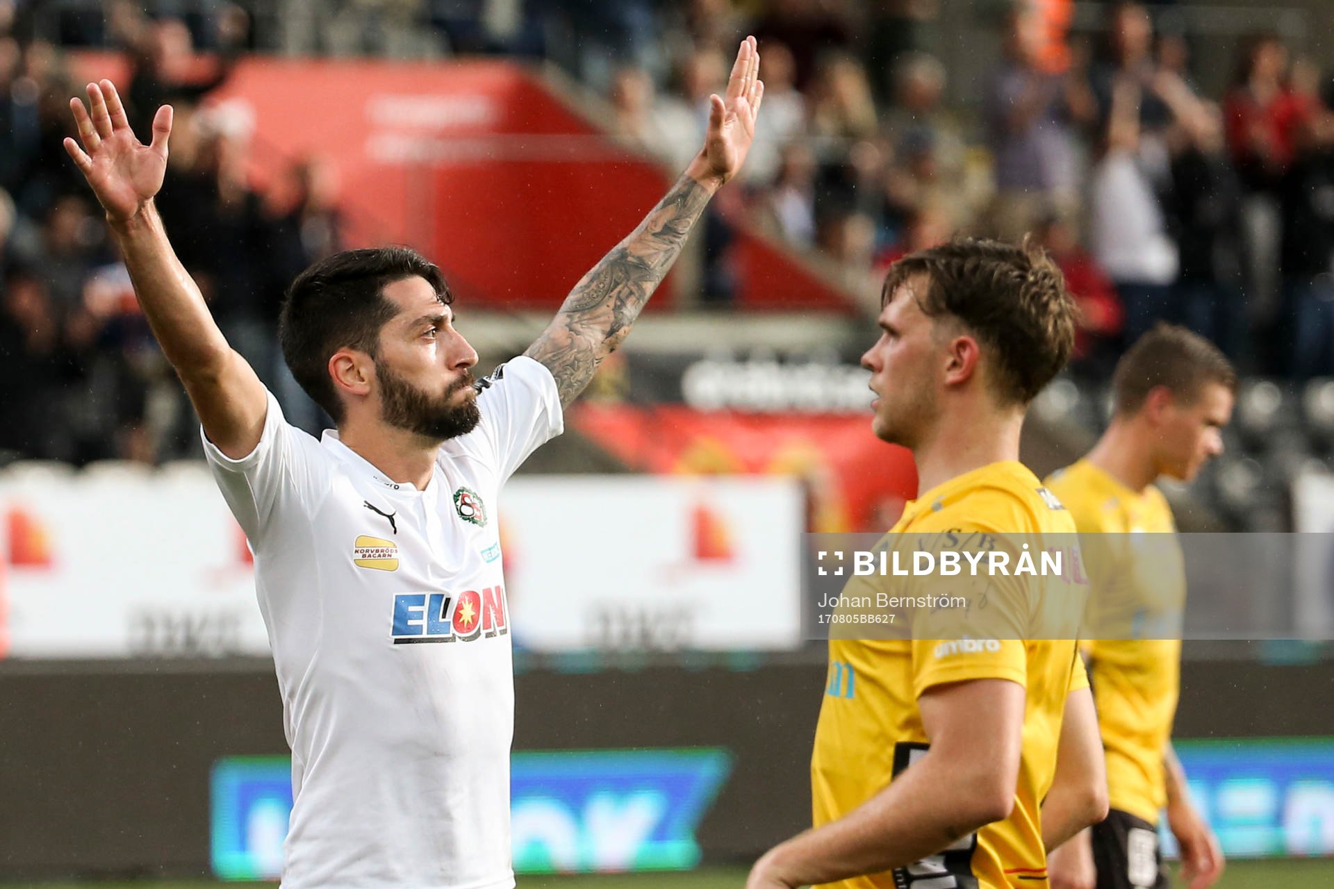 Örebros Nahir Besara jublar efter sitt 2-0 mål under fotbollsmatchen i Allsvenskan mellan Örebro och Elfsborg den 5 augusti 2017 i Örebro.