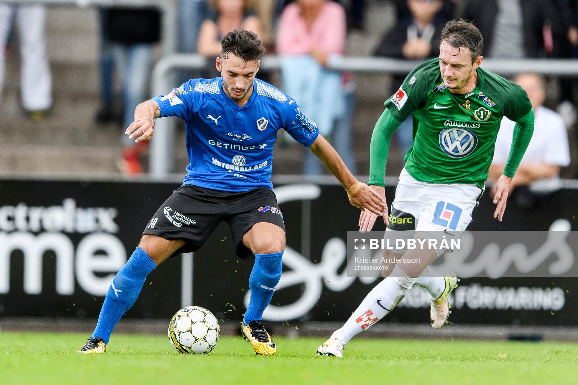 Halmstads Sead Haksabanovic och Jönköpings Daryl Smylie
