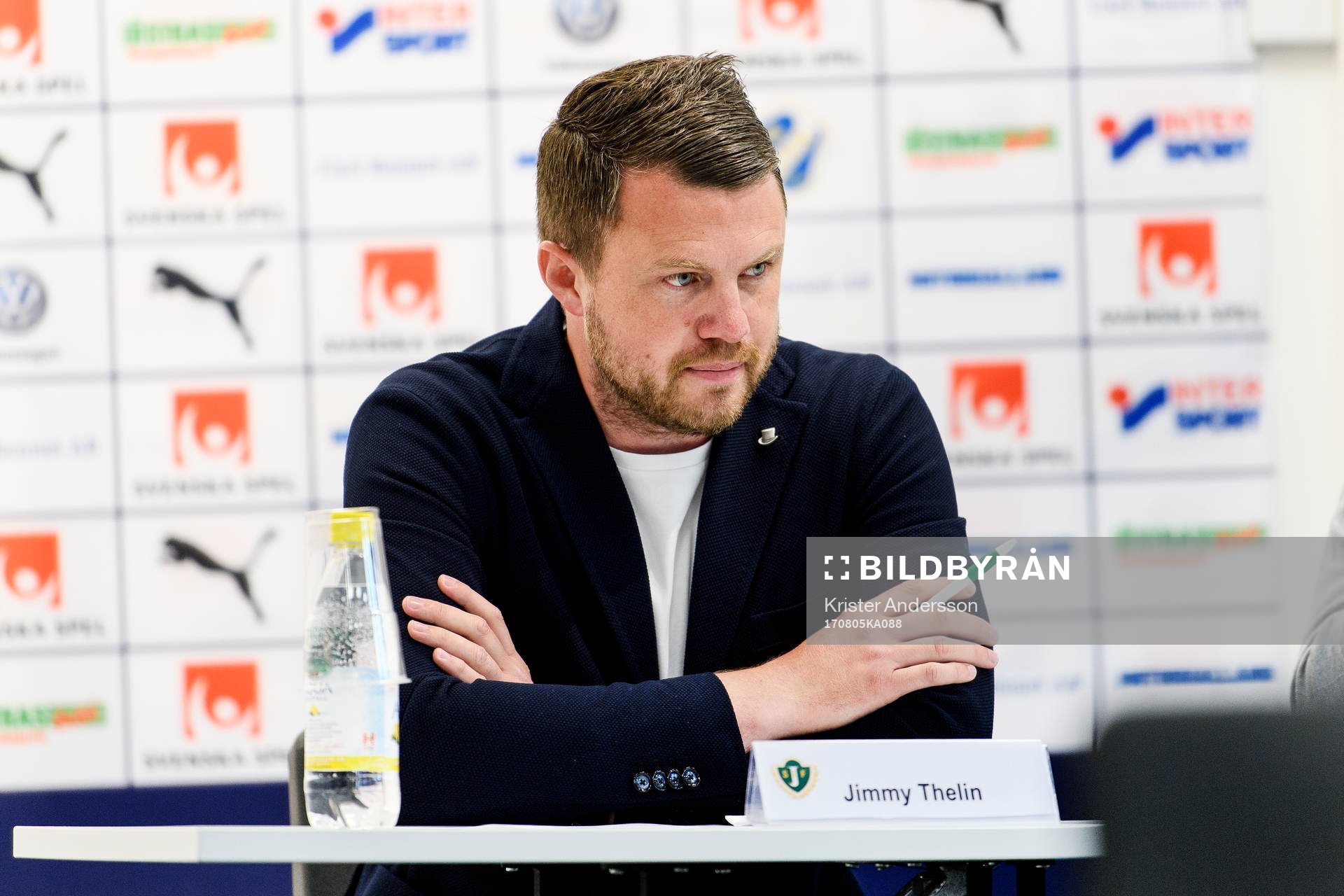 Jönköpings tränare Jimmy Thelin deppar på