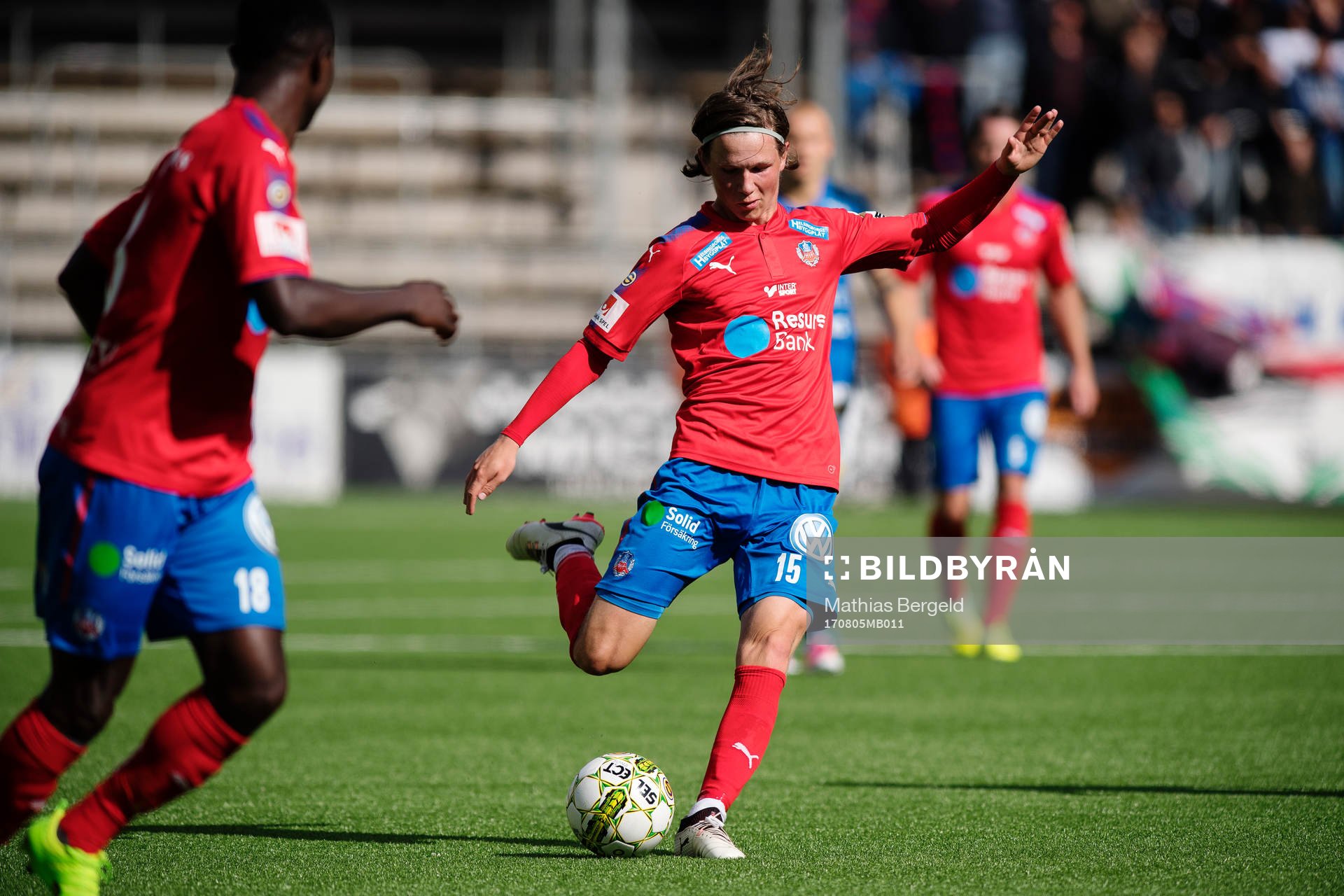 Helsingborgs Max Svensson skjuter