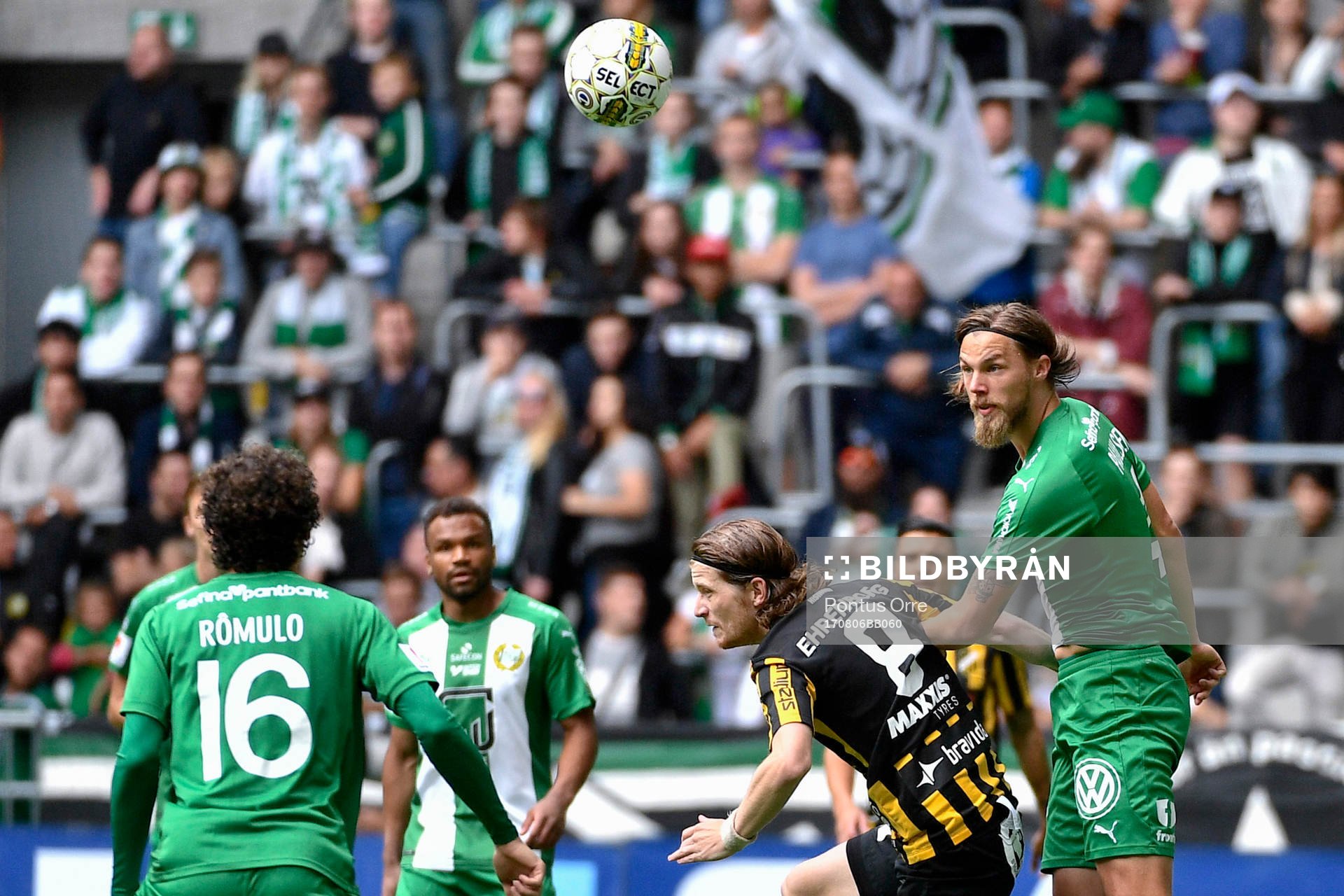 Häckens Erik Friberg och Hammarbys Björn Paulsen i