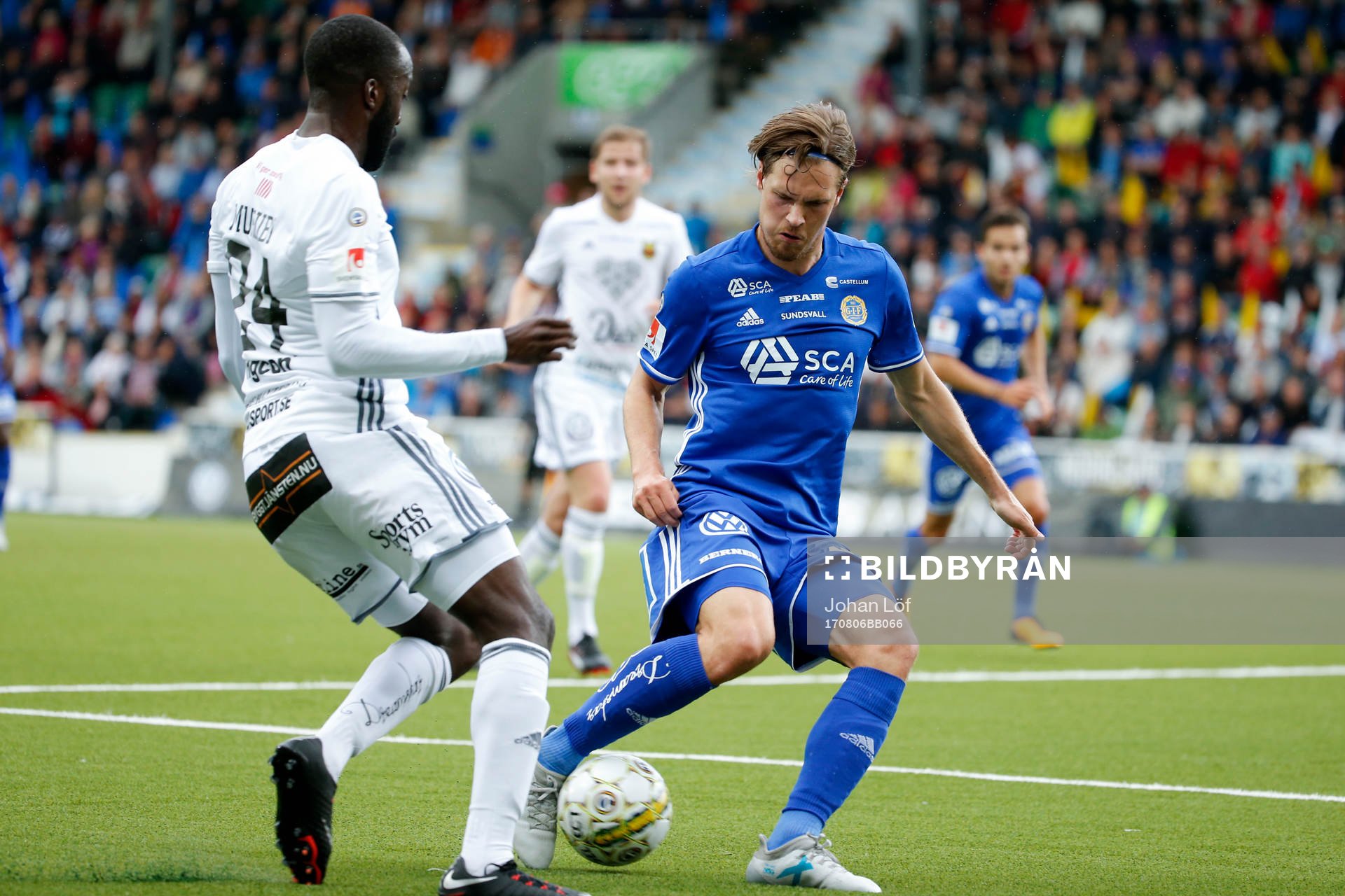 Östersunds Ronald Mukiibi och Sundsvalls Sebastian