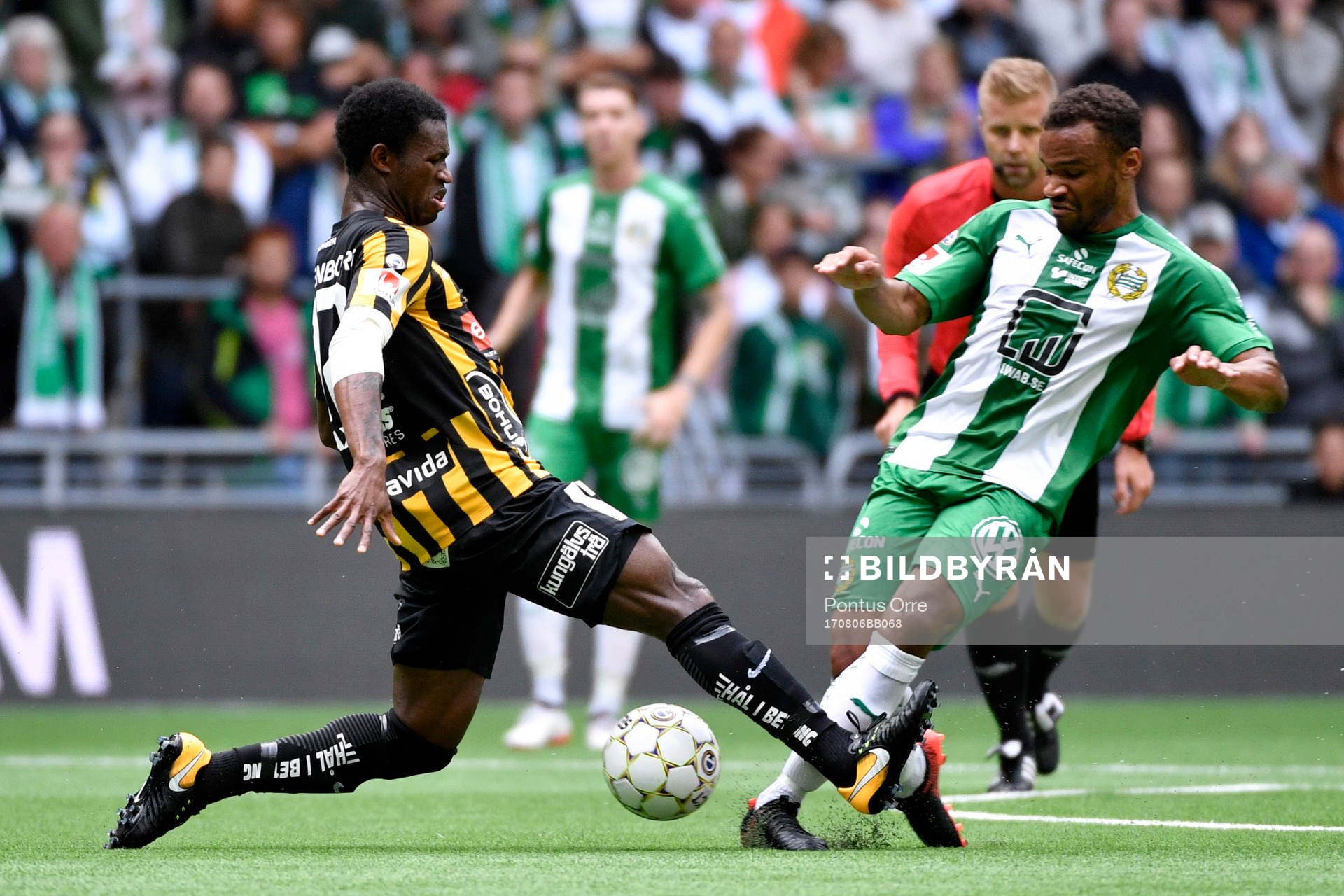 Häckens Mohammed Abubakari och Hammarbys Serge-Junior
